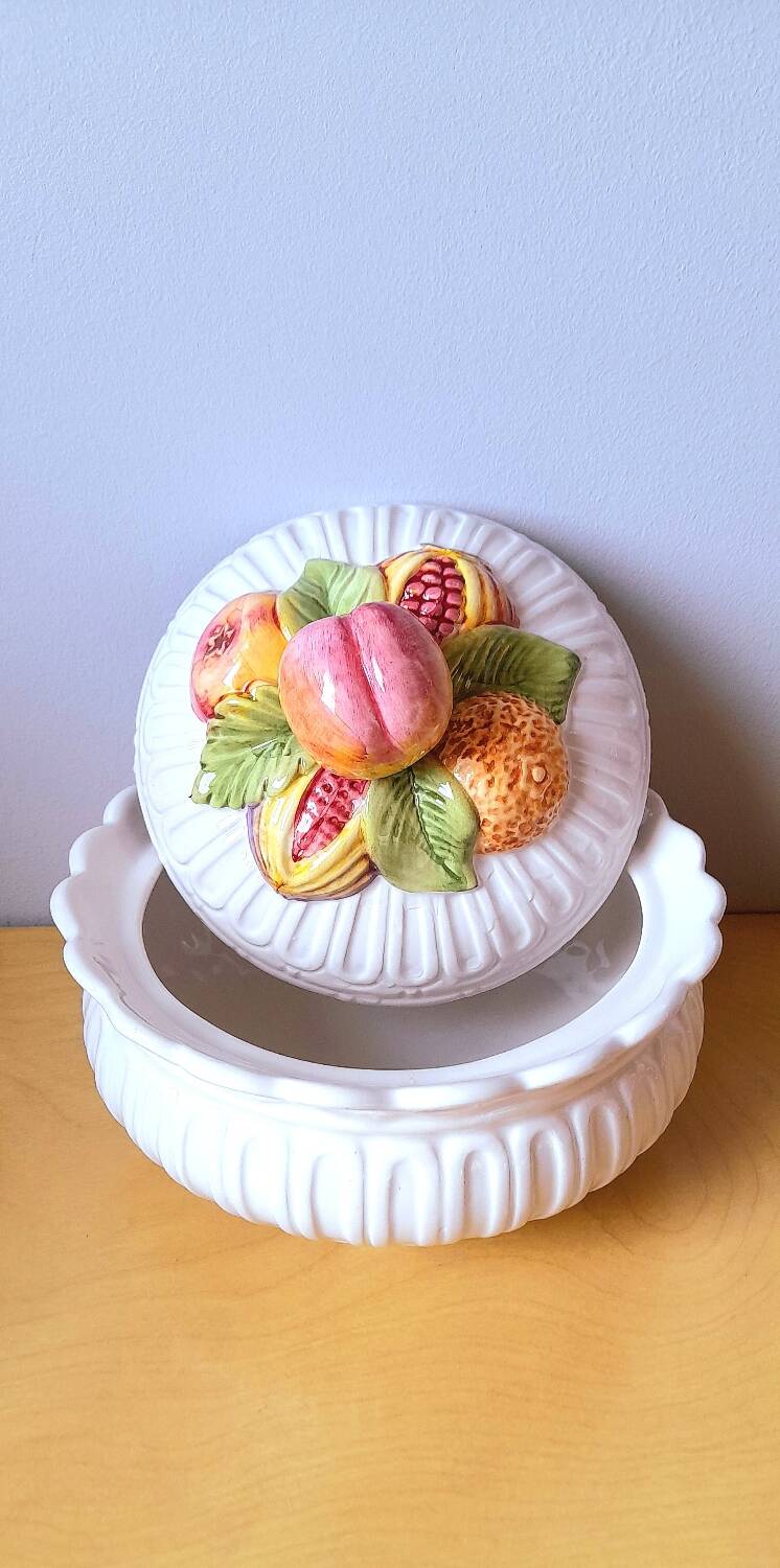 Candy dish in barbotine, Nove Italy.