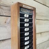 Ancien casier pour fiche de pointage usine