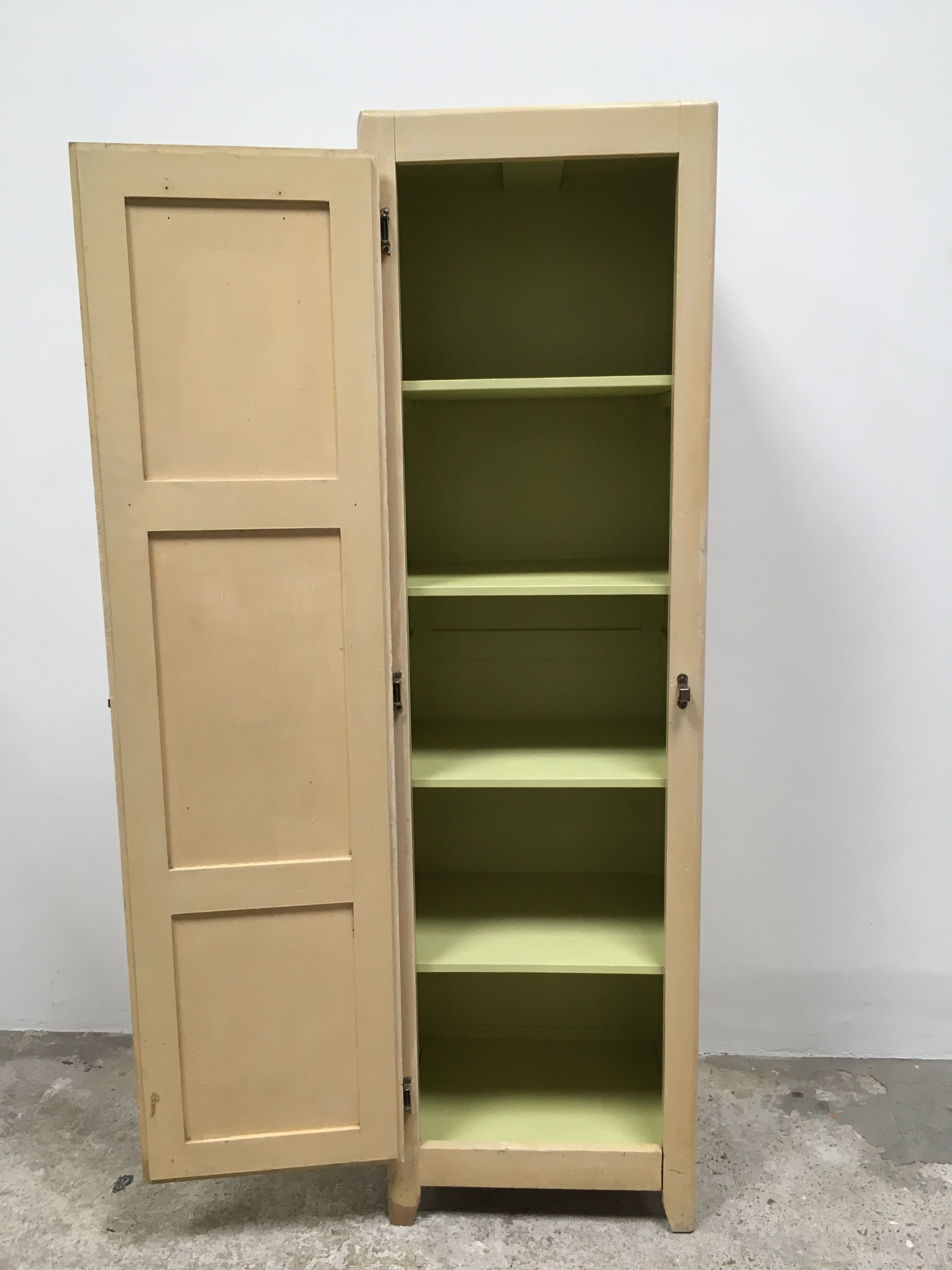 Cabinet Paris cooler