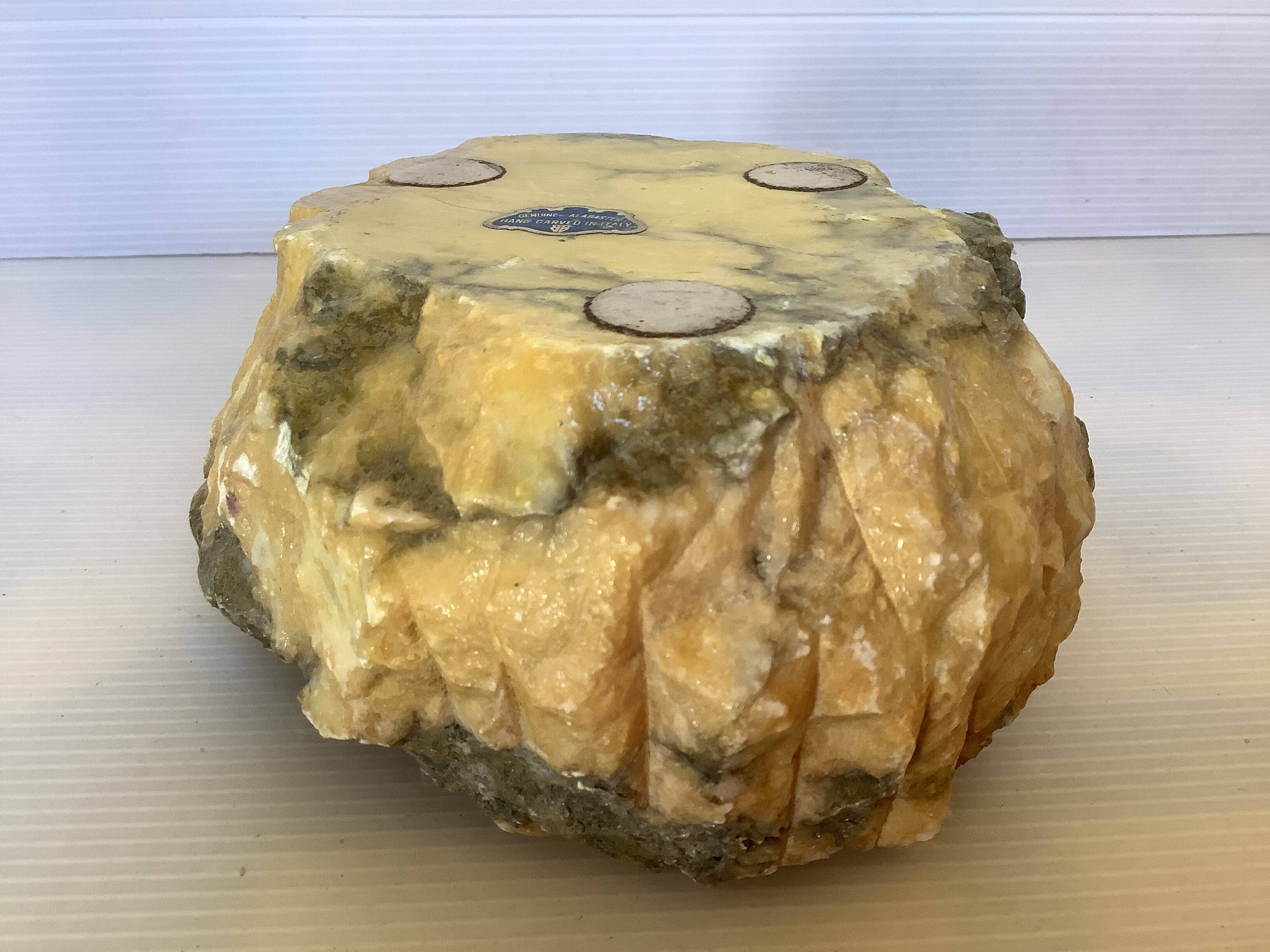 Empty alabaster ashtray pocket Italy