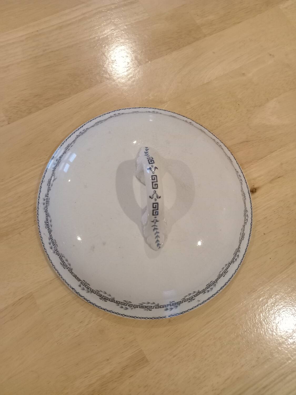 GIEN Iron Earth Soup Tureen