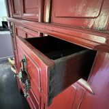 Armoire chinoise laquée rouge