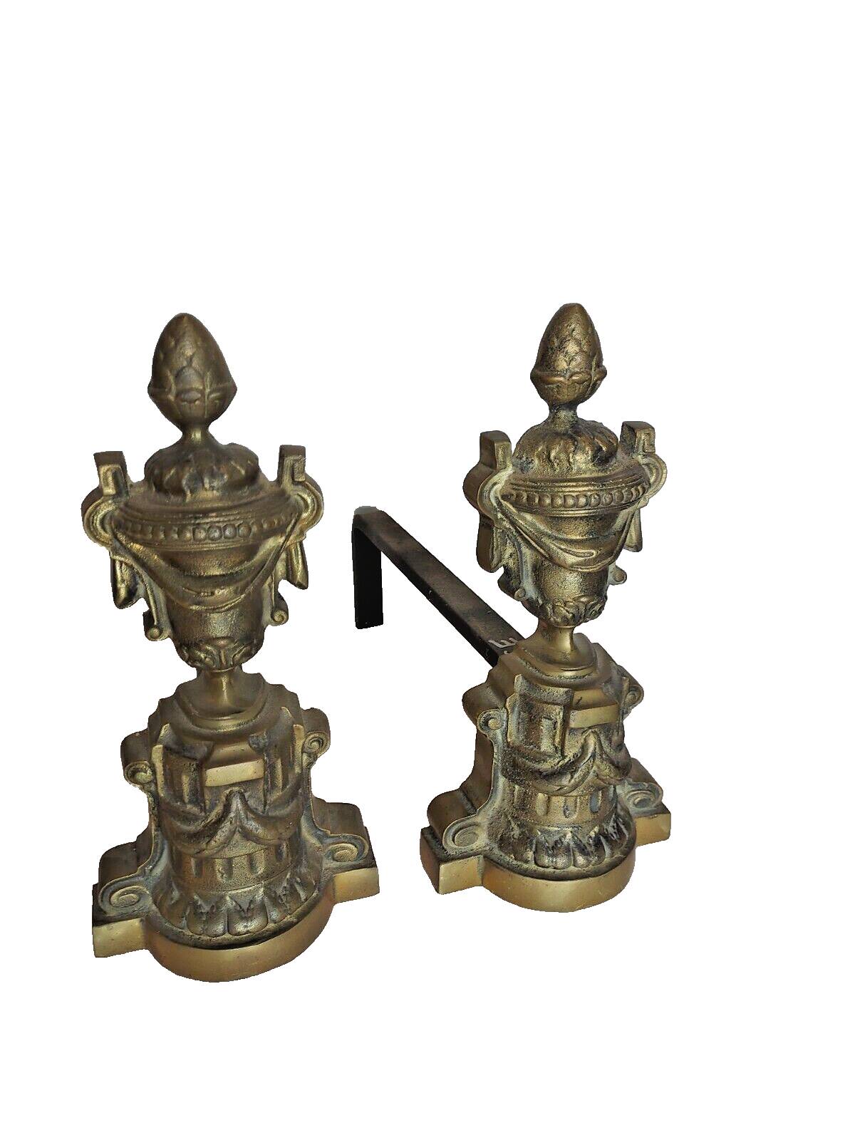 Paire de chenets en bronze