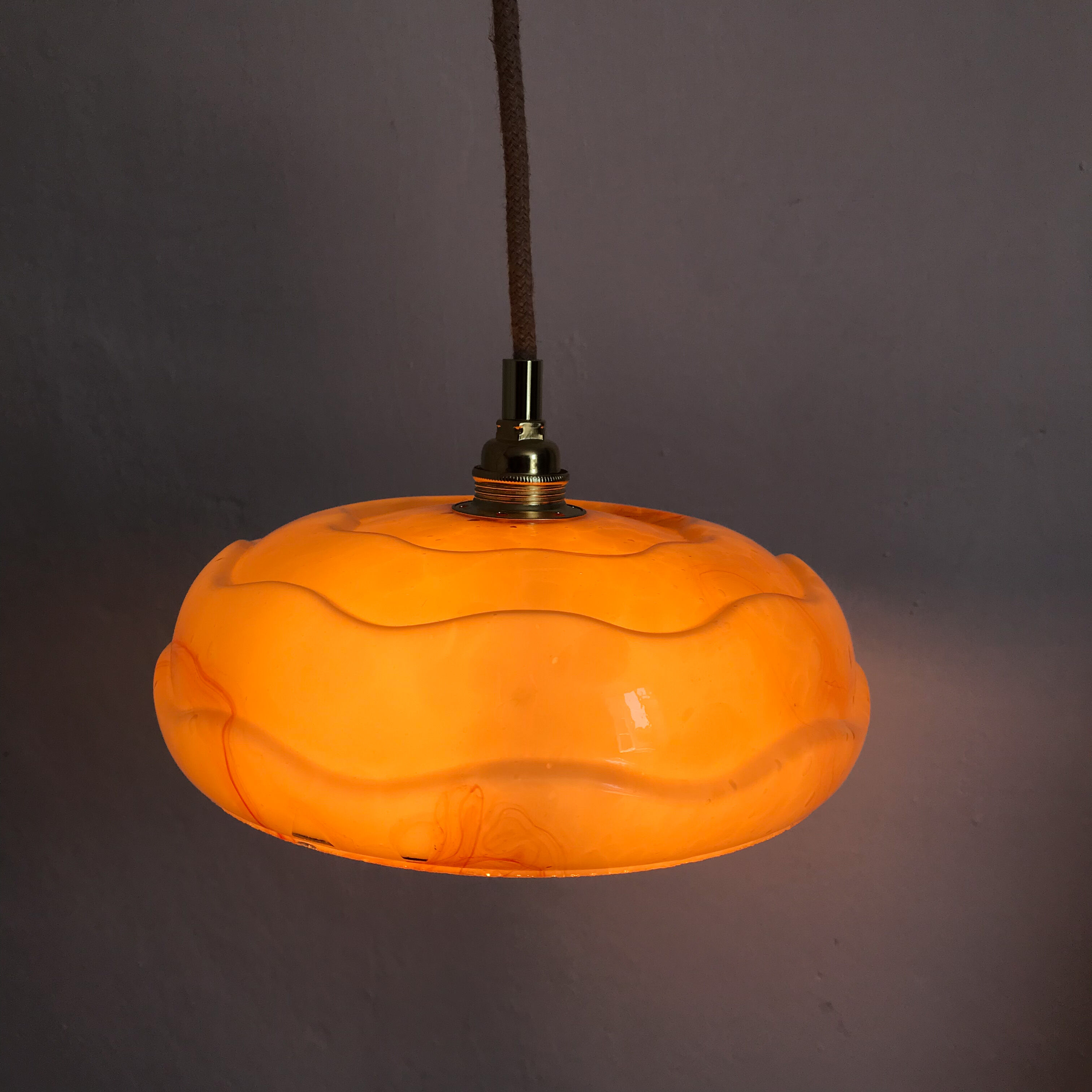Suspension opaline marbrée