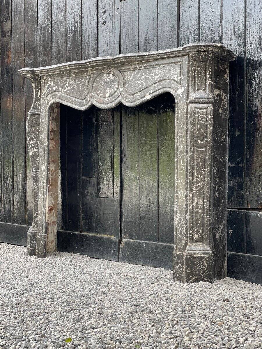 Cheminée Napoléon III en marbre gris Saint-Anne