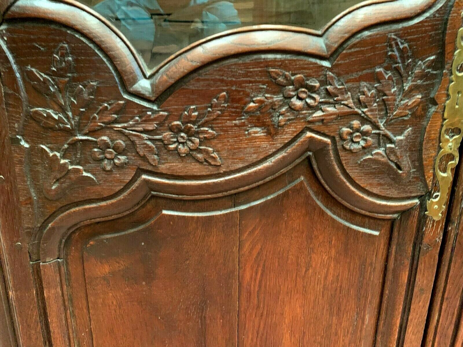 Bride wardrobe in carved channel Showcase two doors 19th century