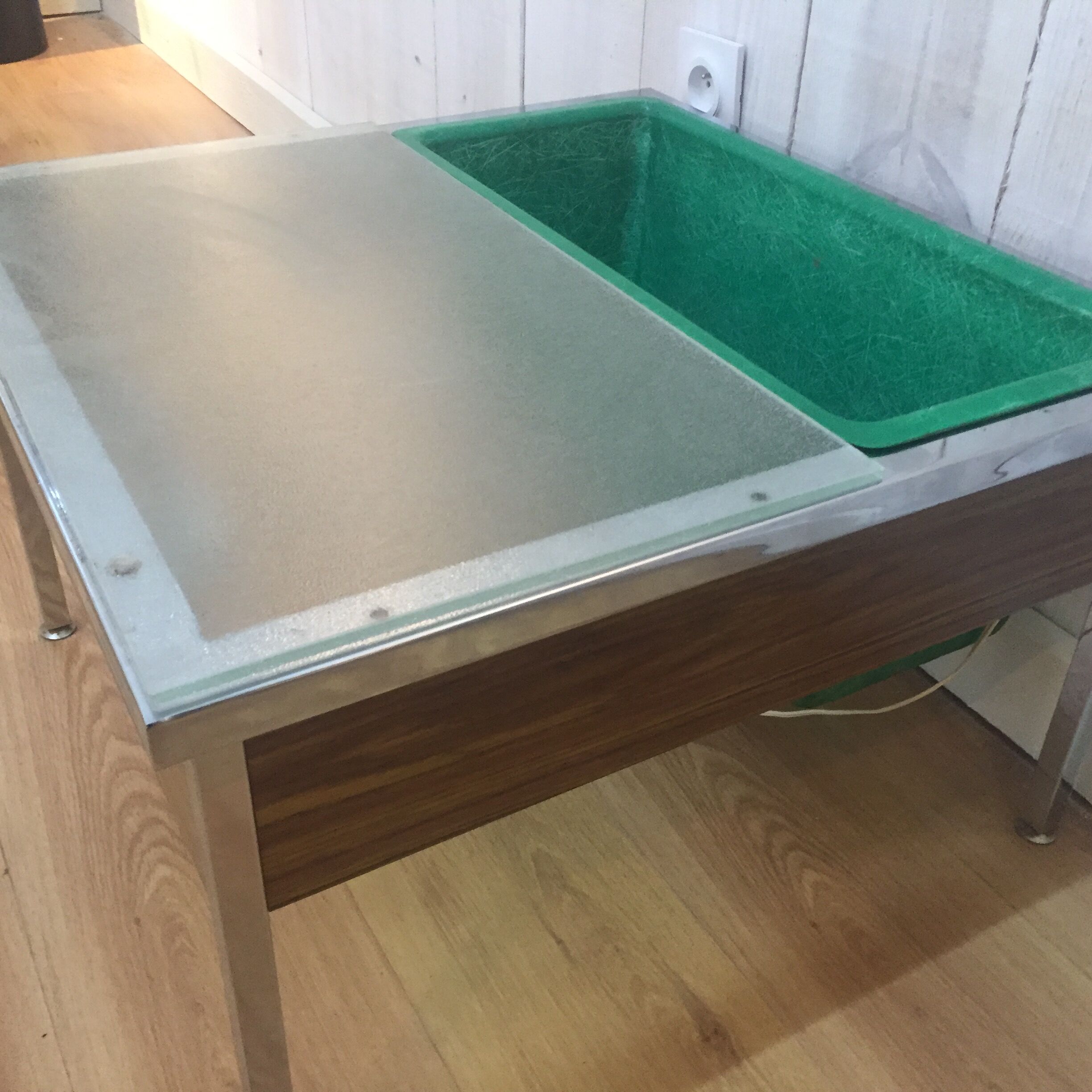 Table low light planter 1960