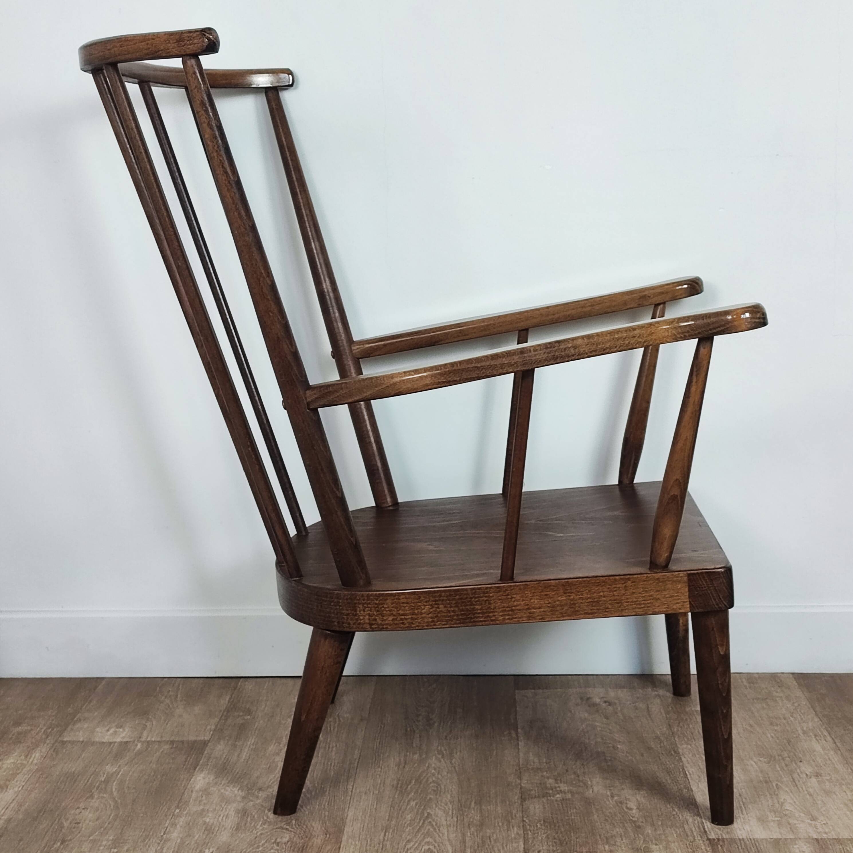 Baumann 60' fan armchair
