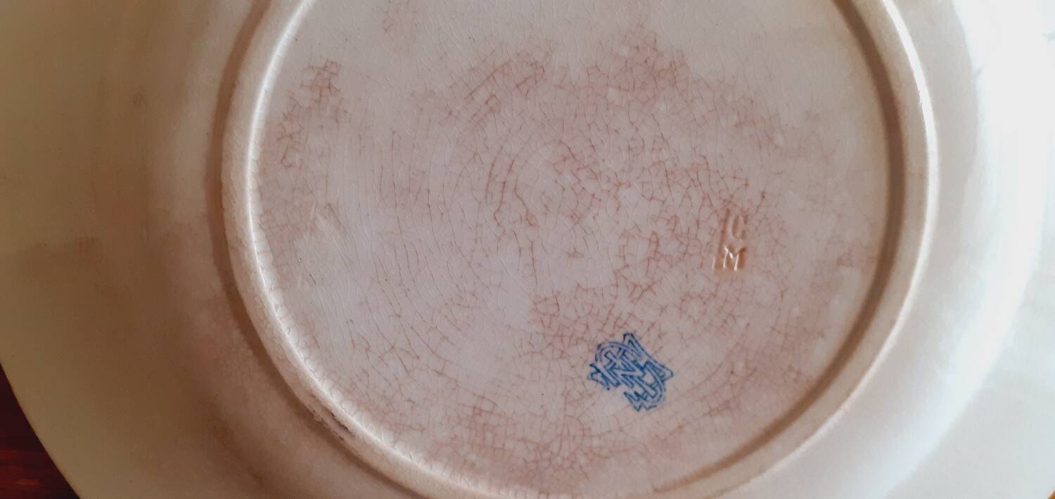 Gien earthenware hollow serving dish circa 1880