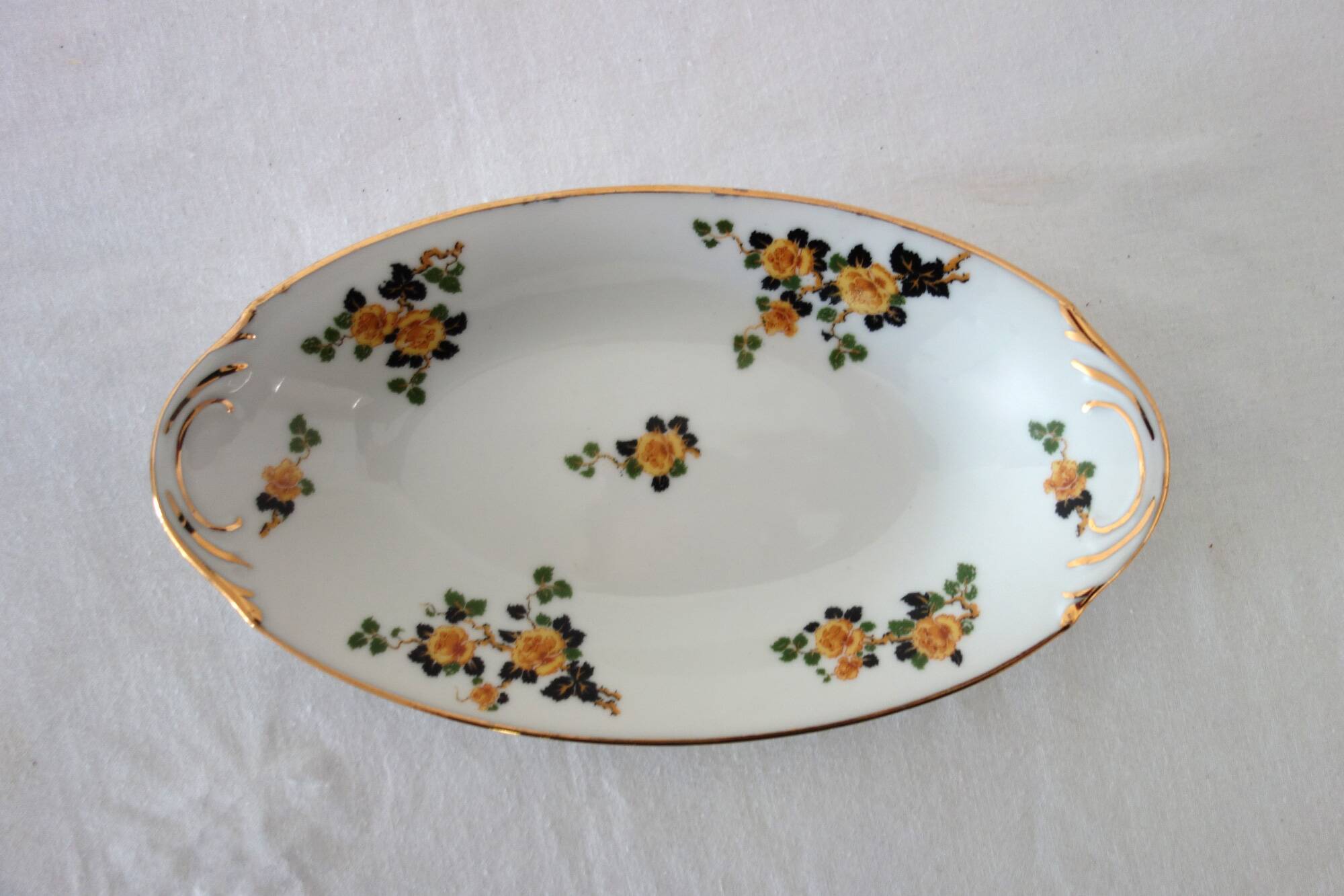 2 dinner plates, soup plates, dessert plates and Legrand Limoges 1920 relish dish