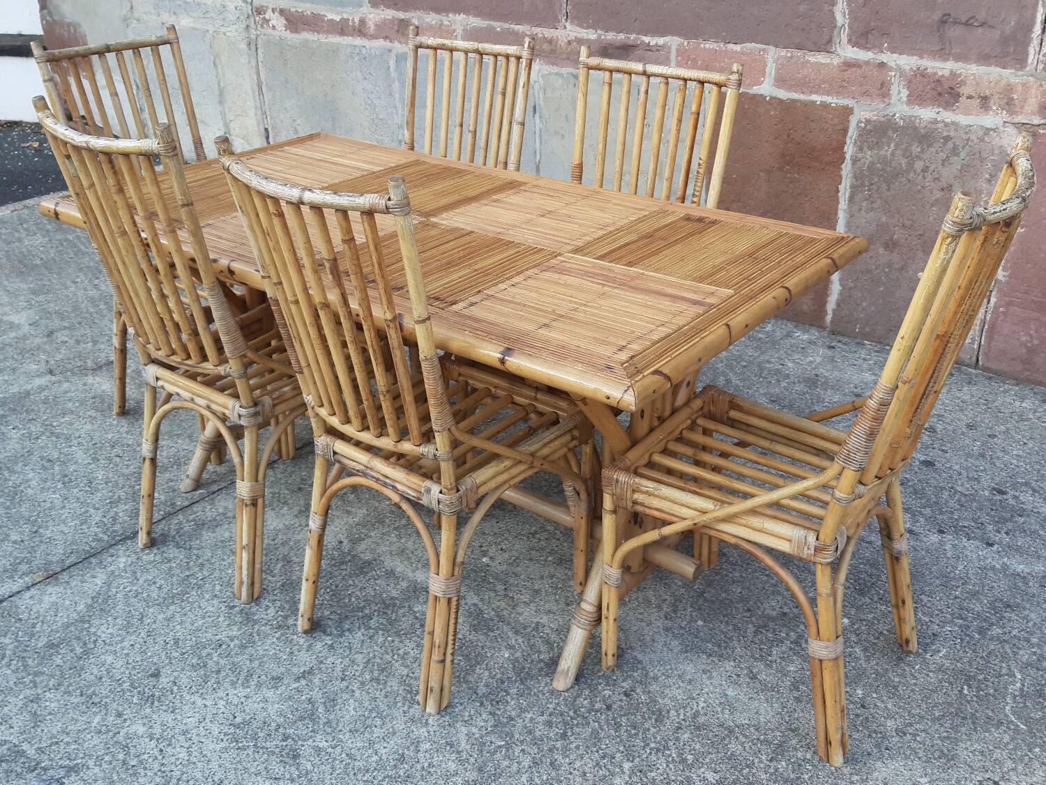 Table and 6 chairs made of bamboo and rattan