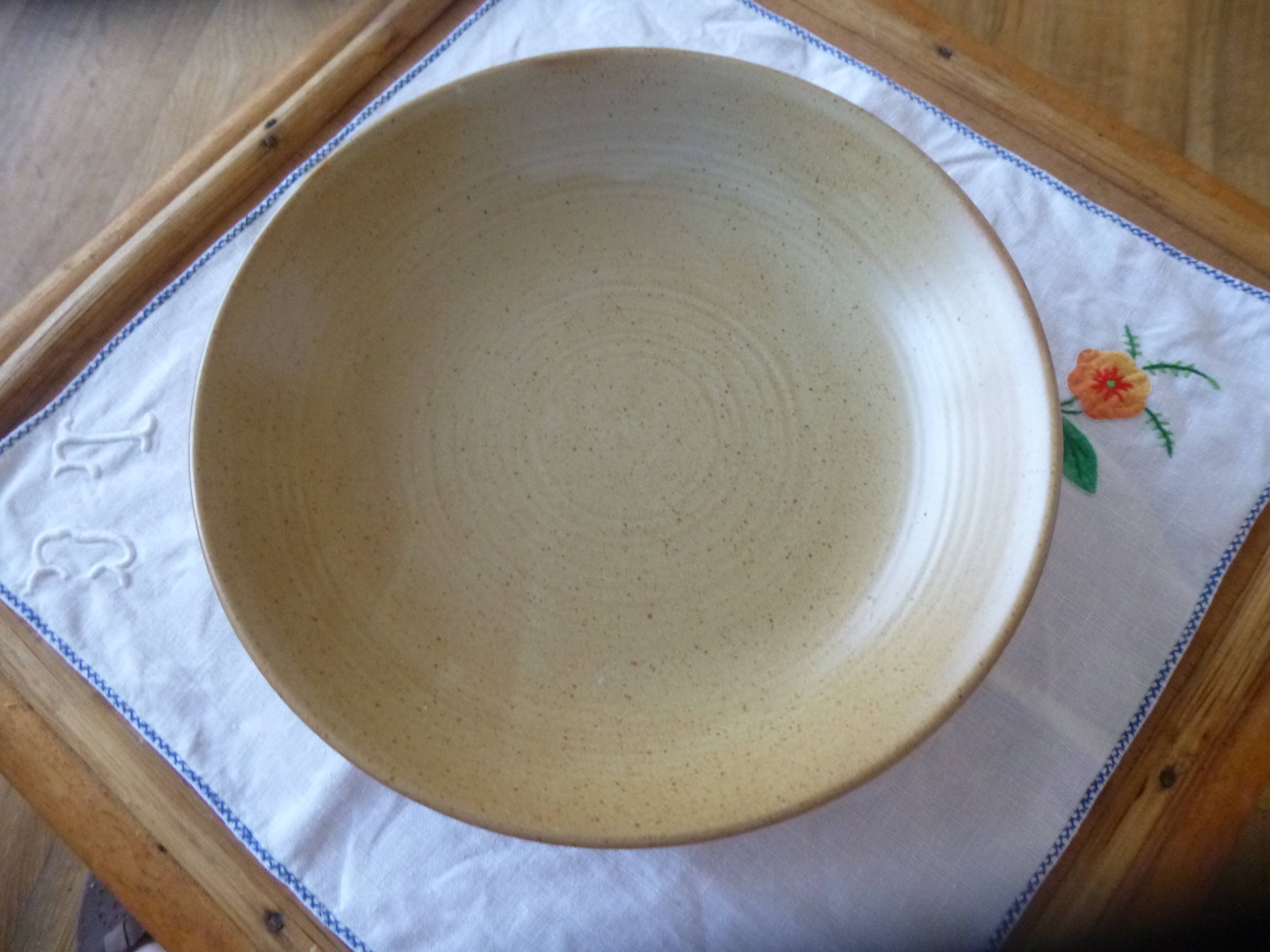 Hollow plates Sandstone Village CNP France