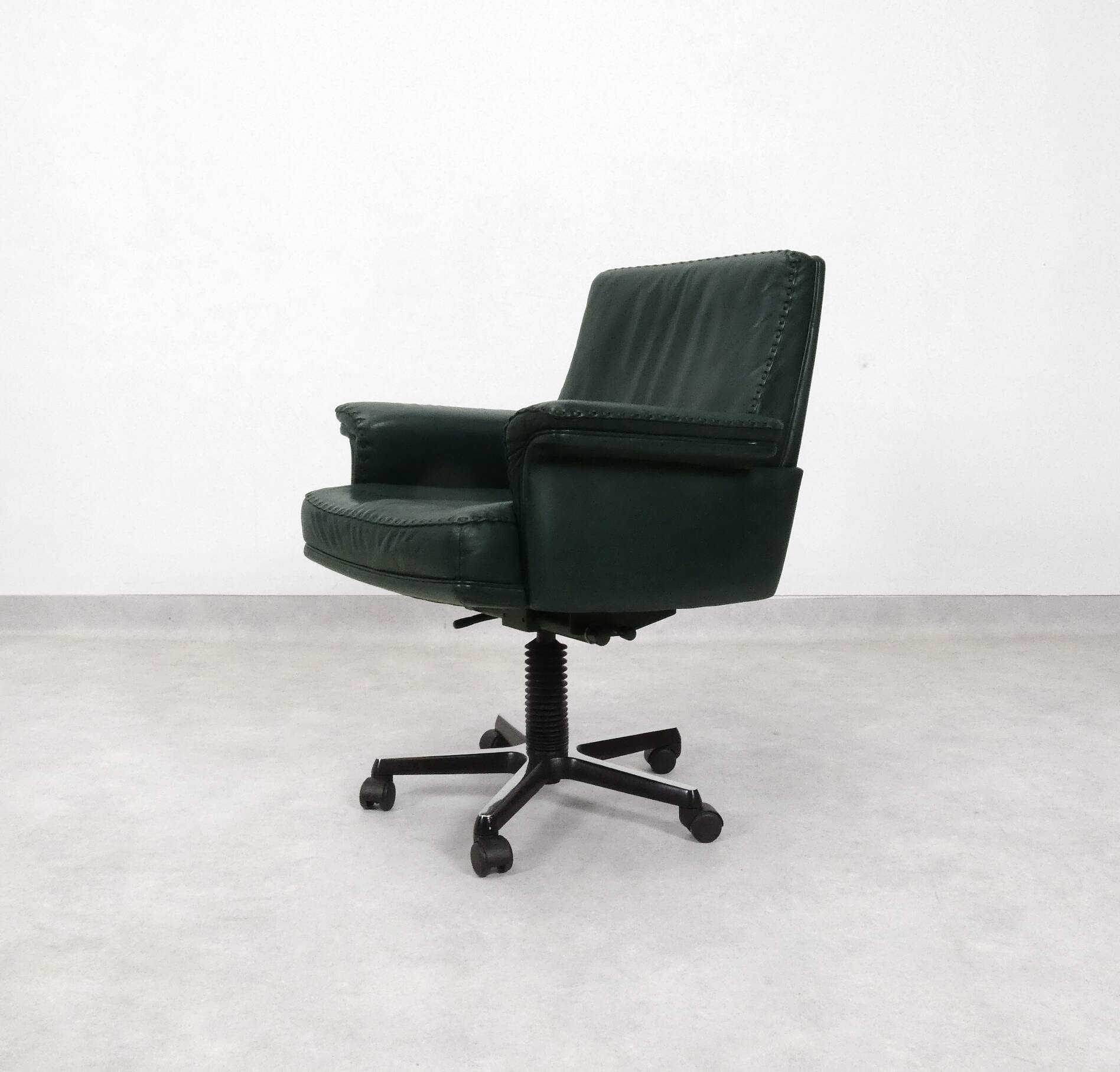 De Sede DS 35 Swivel Desk Chair