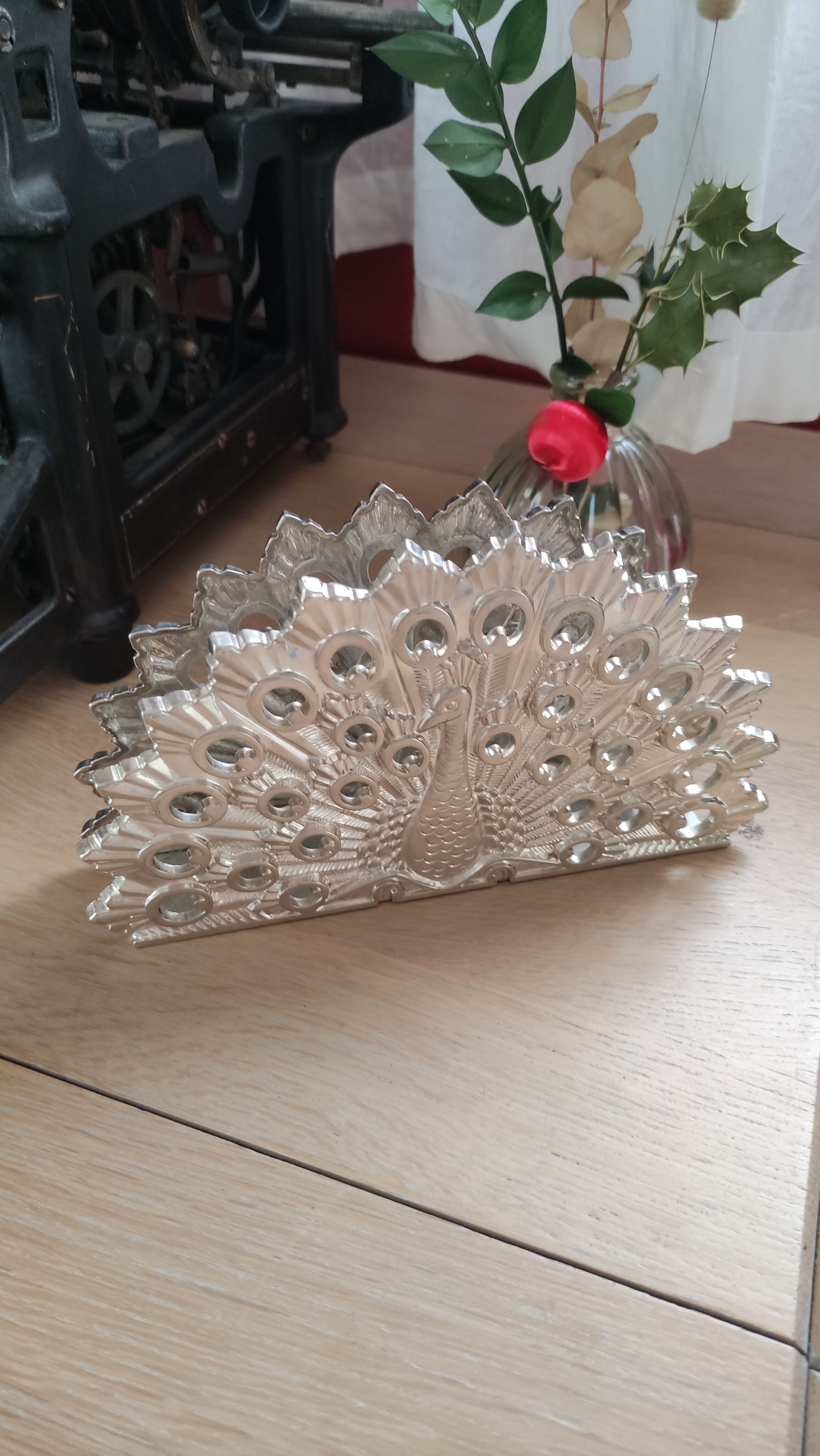Peacock napkin holder in silver metal