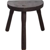 Half-moon tripod stool