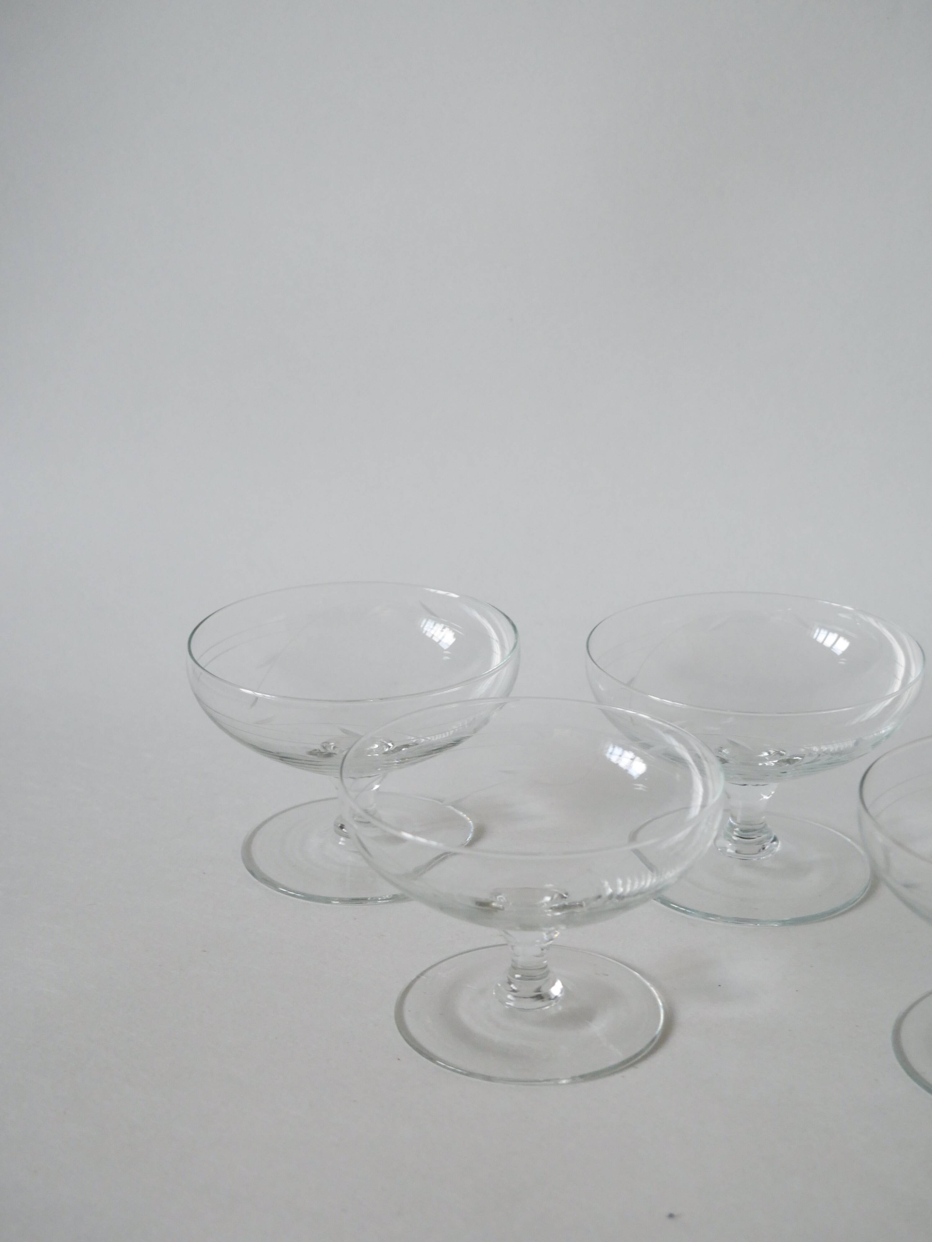 set of 5 engraved crystal champagne glasses 1950 9 x 6.5 cm