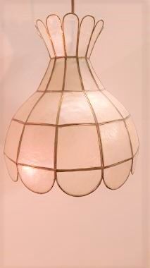 Mother-of-pearl and brass suspension