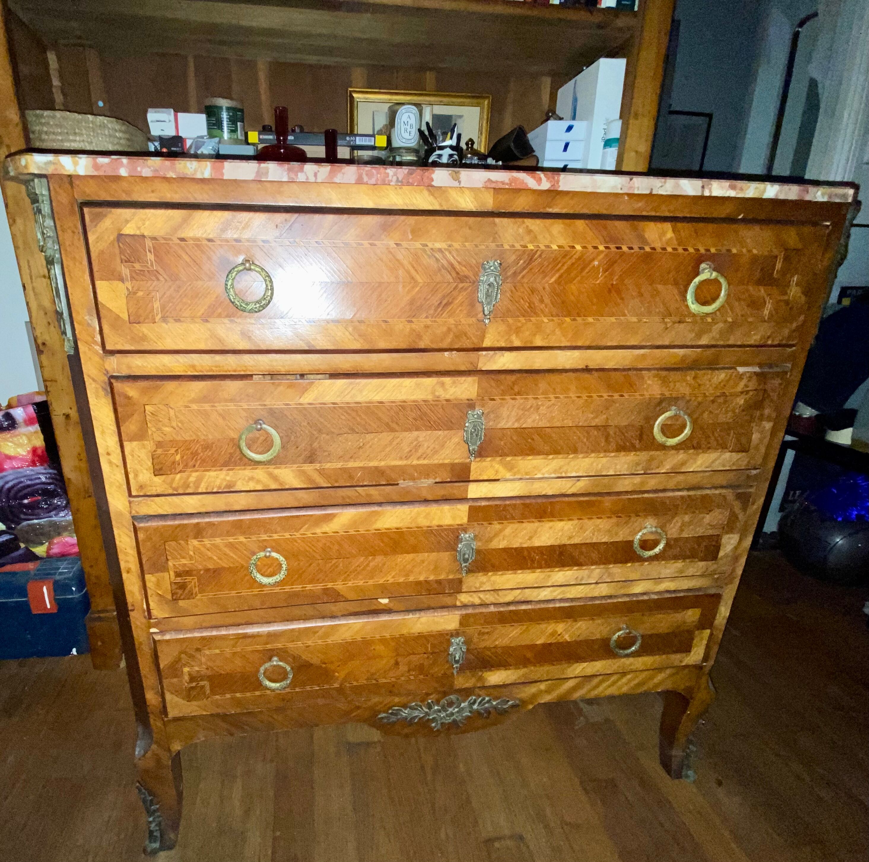 Antique chest of drawers