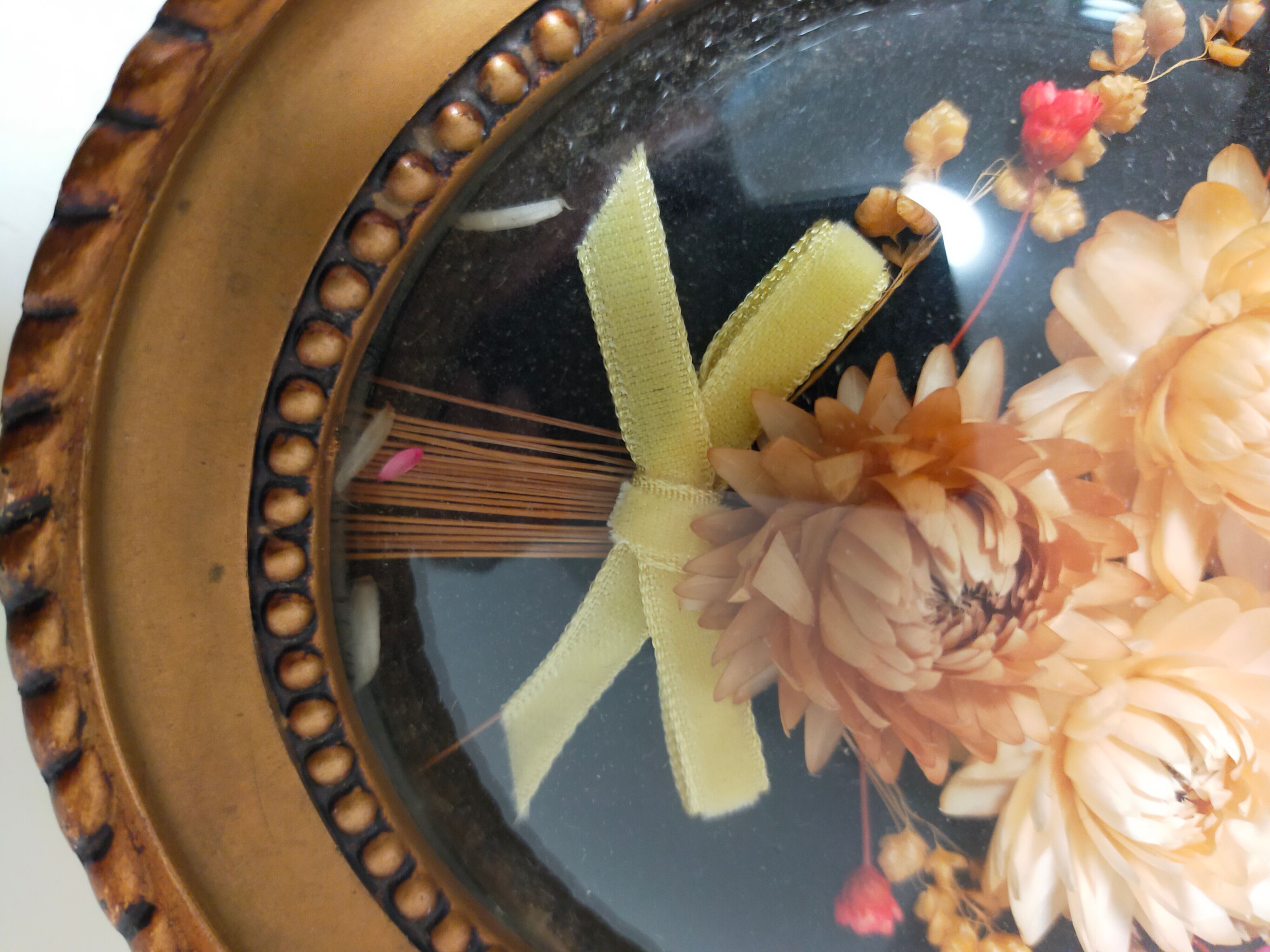 Cadre Photo Ovale Rétro Avec Fleurs Séchées - Verre Et Plastique - Déco Vintage