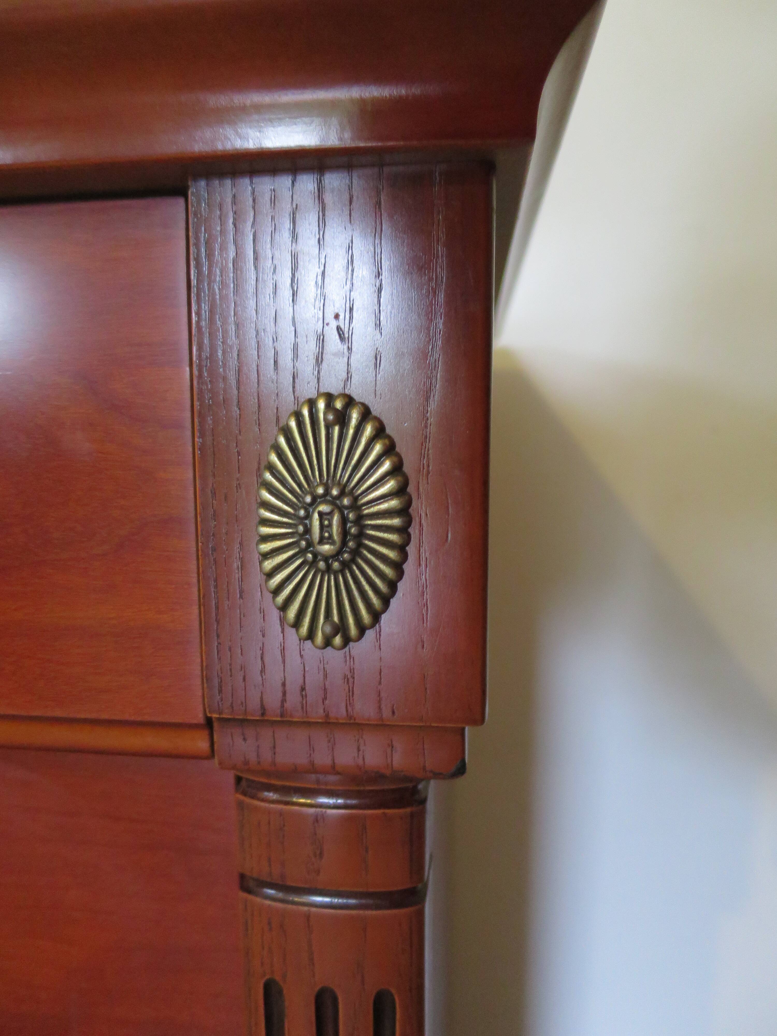 Commode 4 tiroirs – Teinte merisier – Imitation Style Empire – Années 80