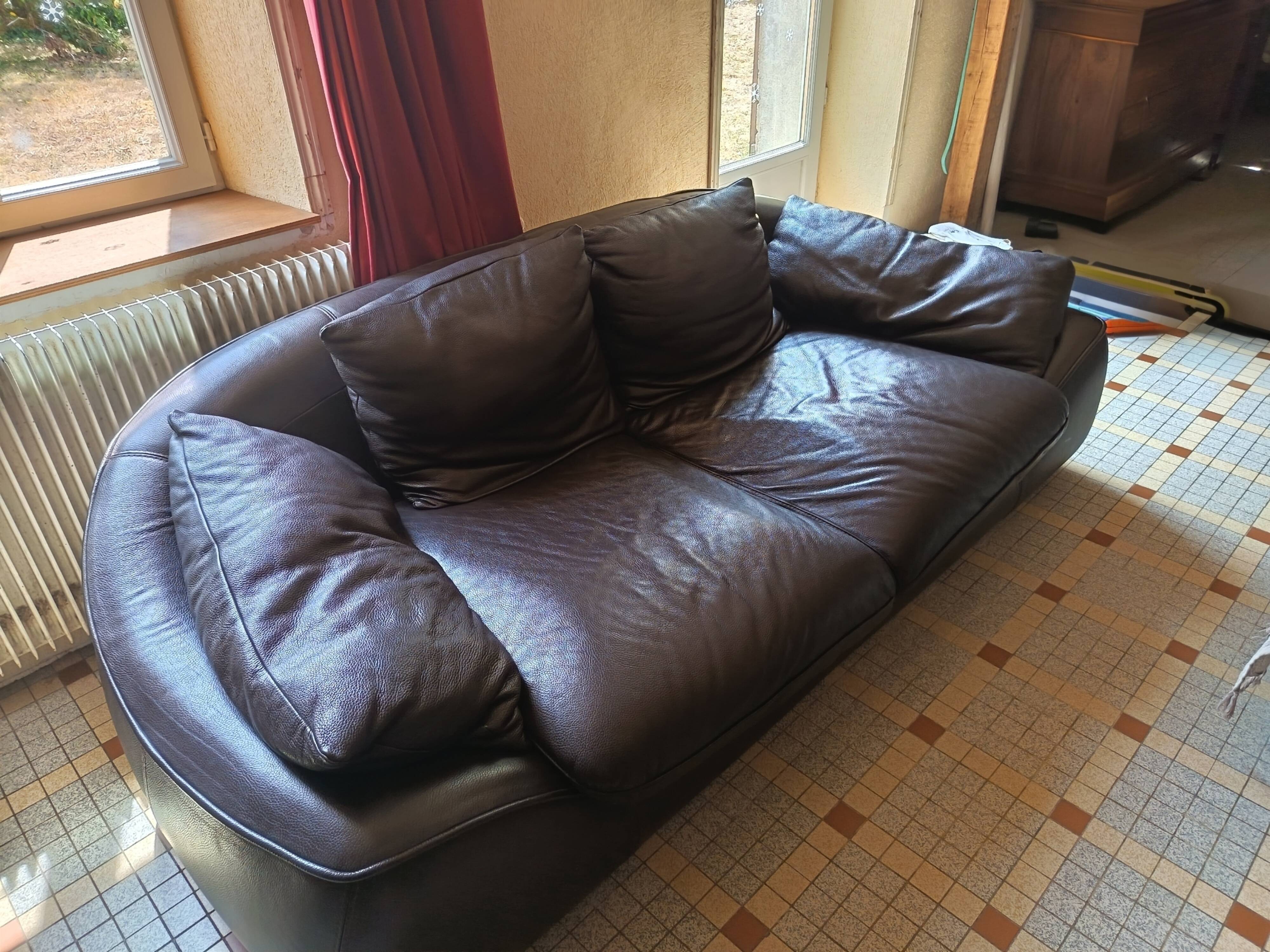 Leather sofa model "Narguilé" Tre erre S.P.A.