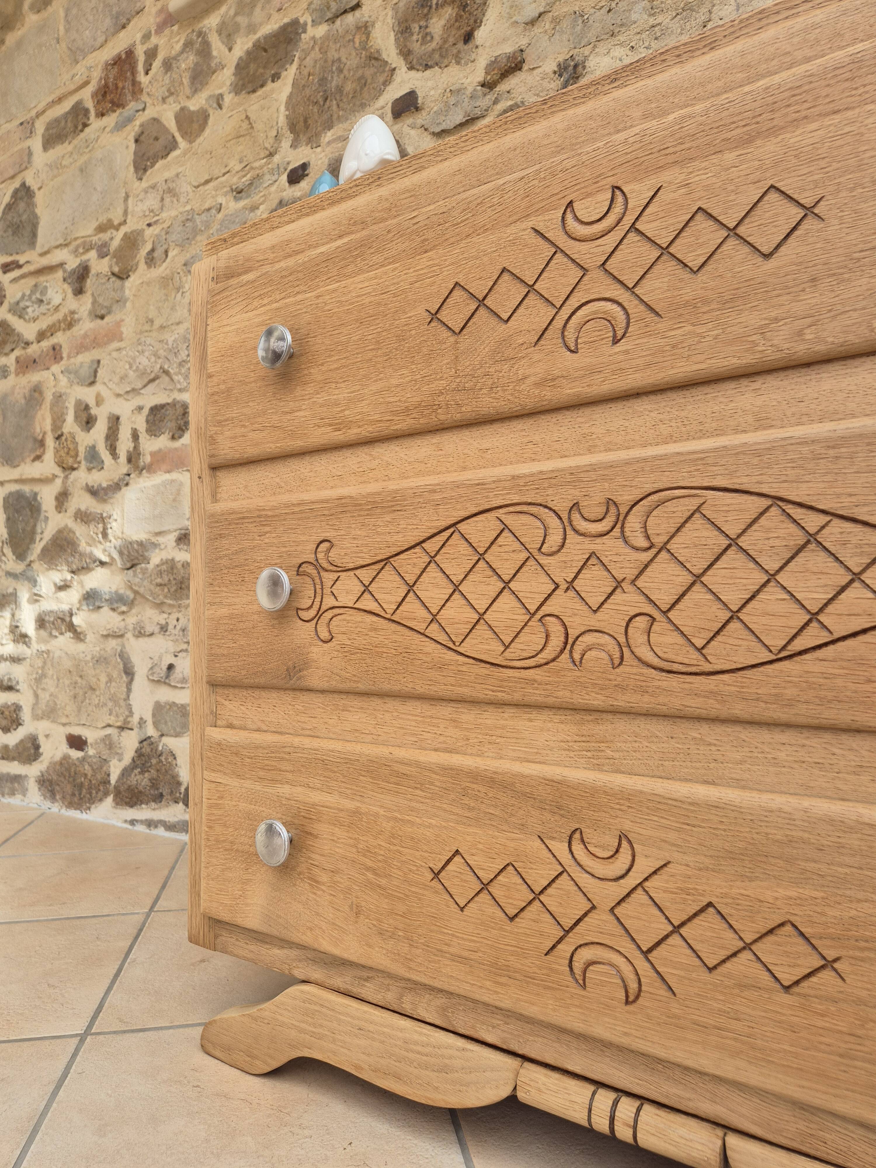Art Deco chest of drawers