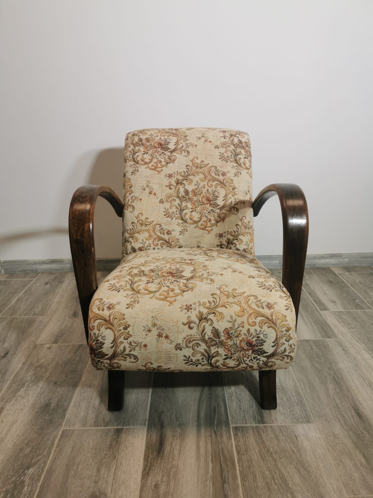 H-227 armchair by Jindrich Halabala