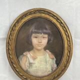 Pastel de jeune fille à la robe rose daté 1921