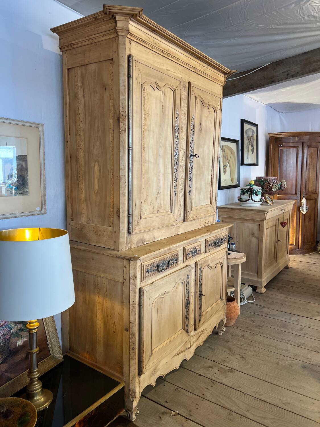 Buffet of two Saintonge bodies