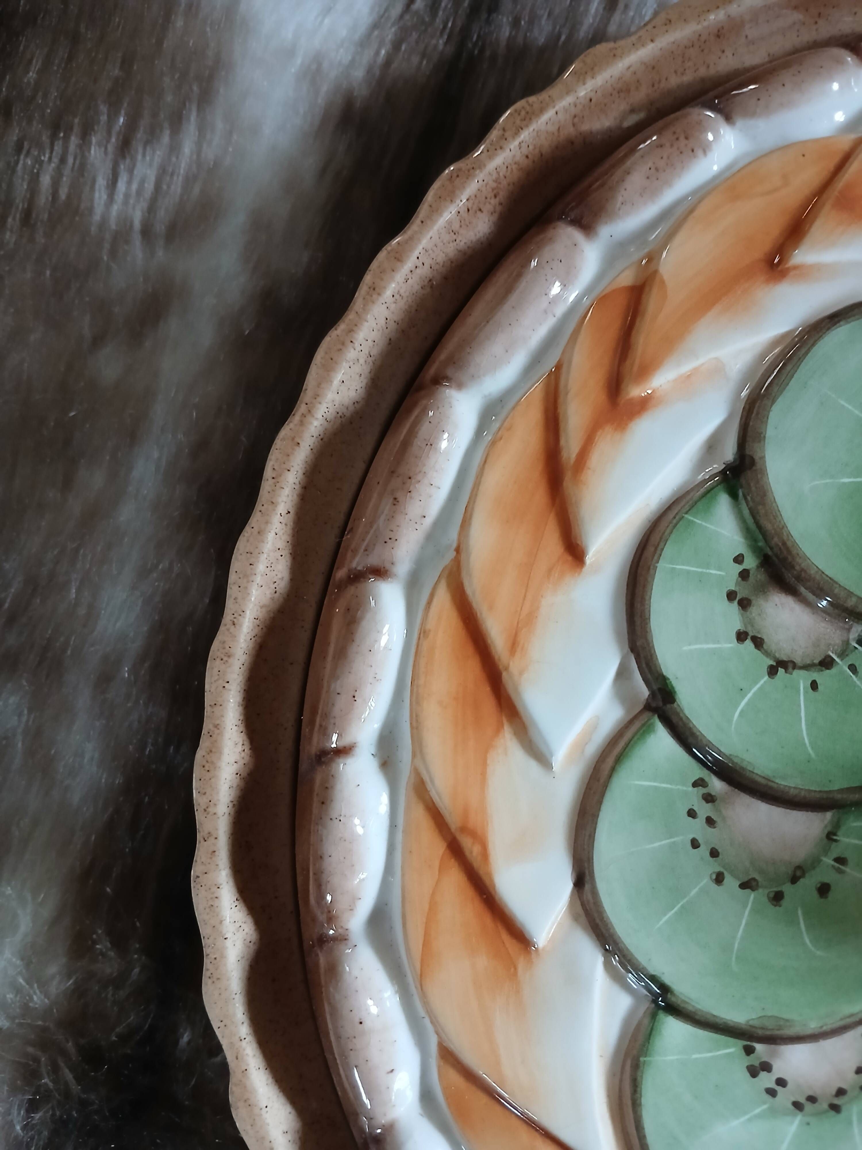 Plat à tarte ancien en barbotine