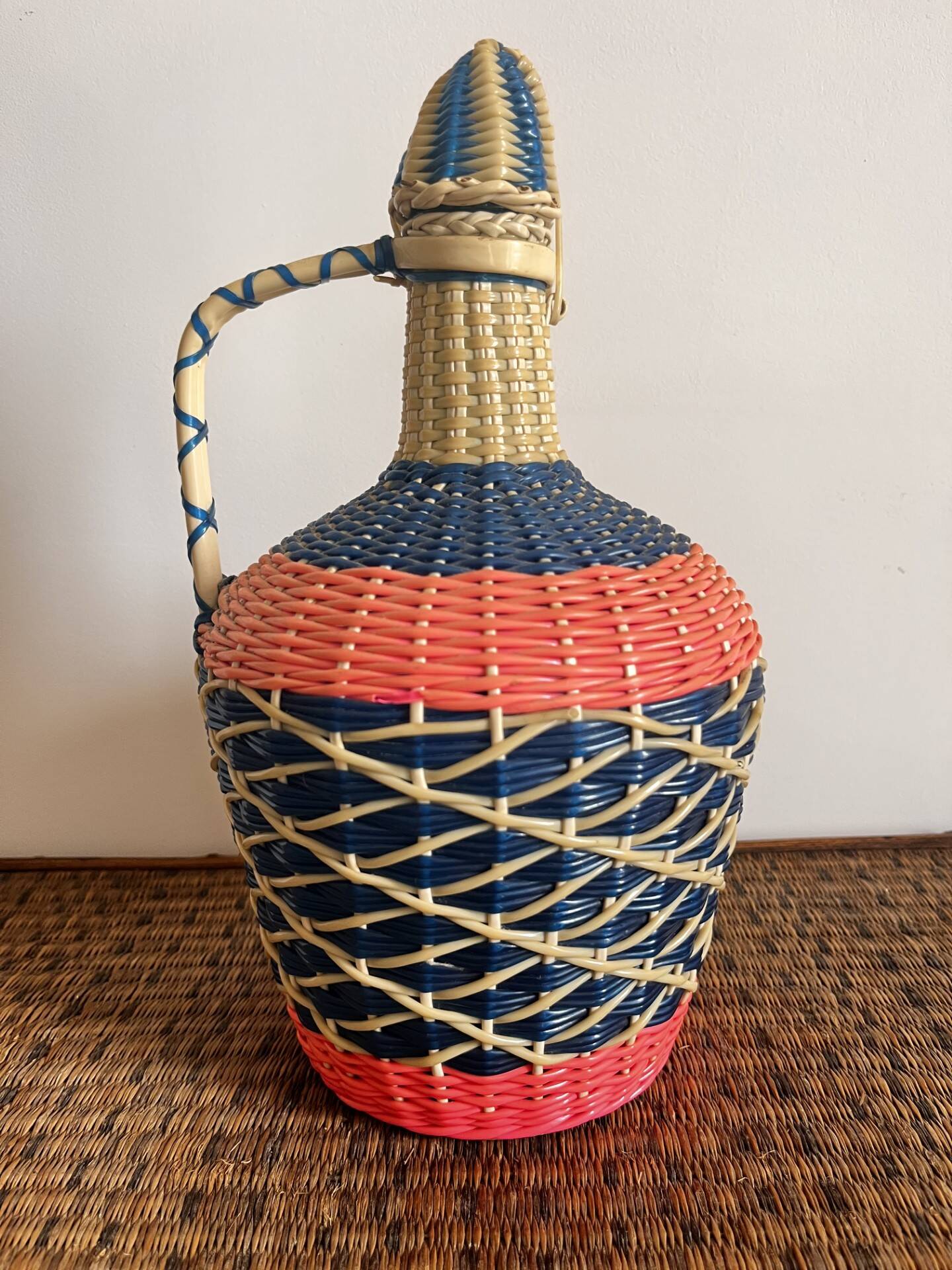 Scoubidou bottle
