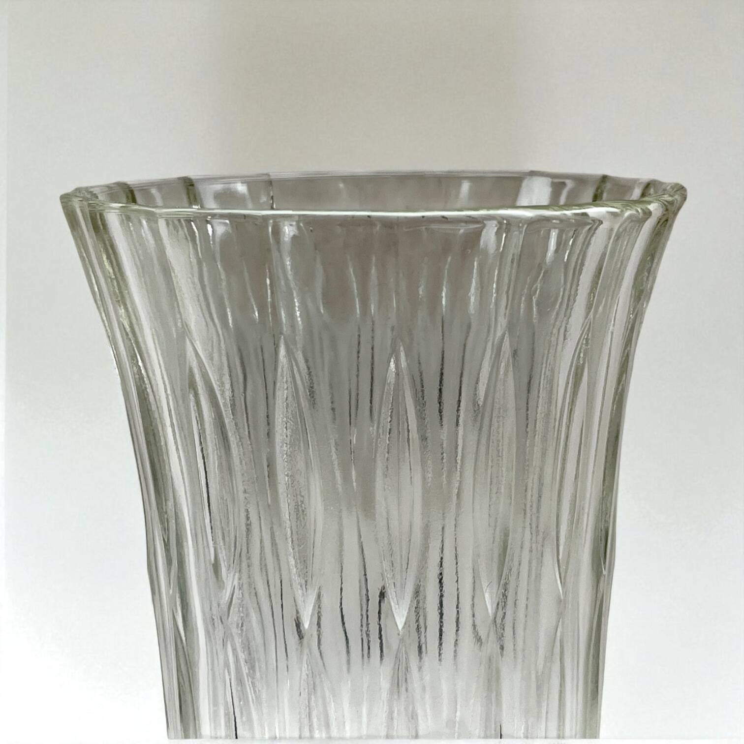 Large Art Deco glass vase with elongated diamond pattern, 1930s