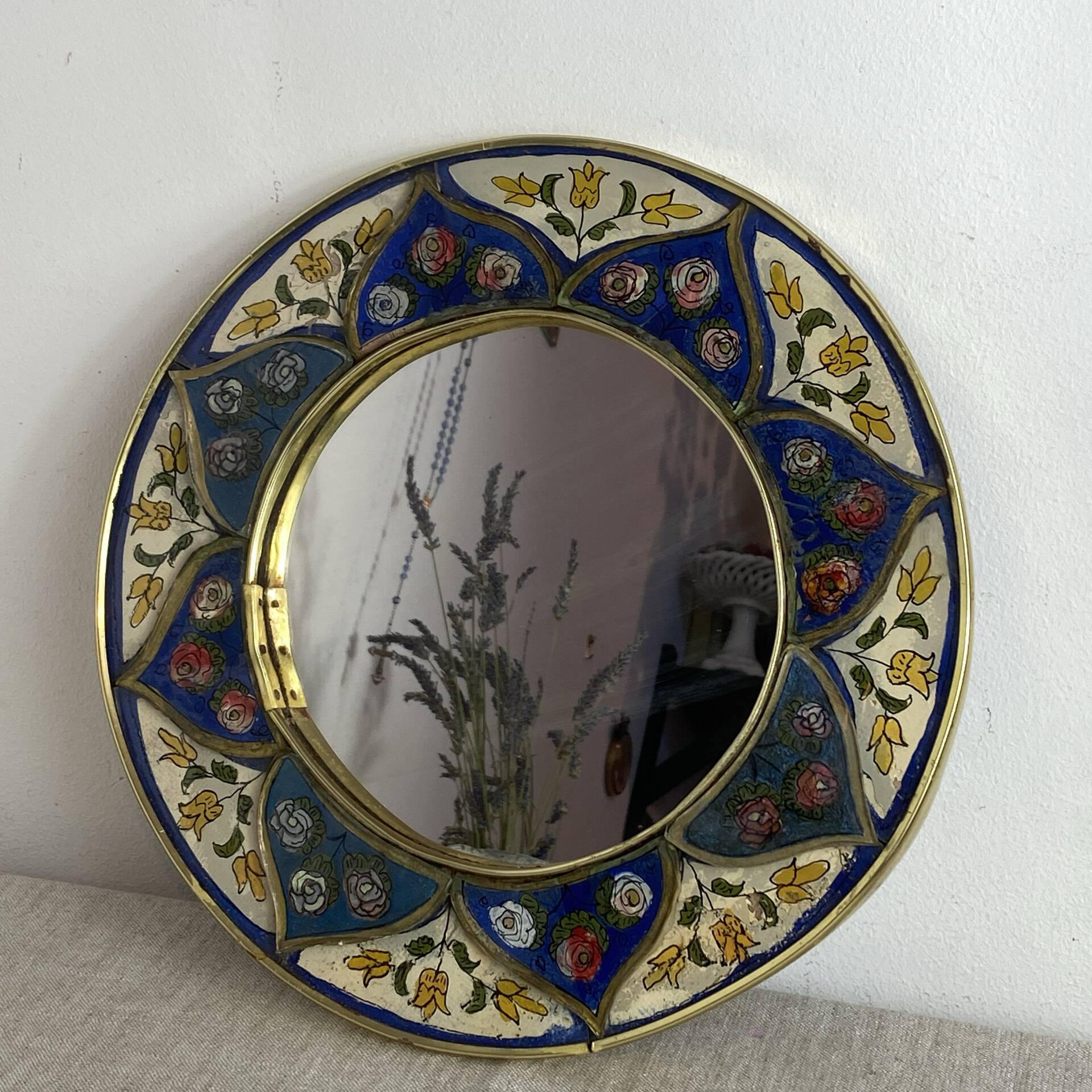 Miroir en bois peint et verre