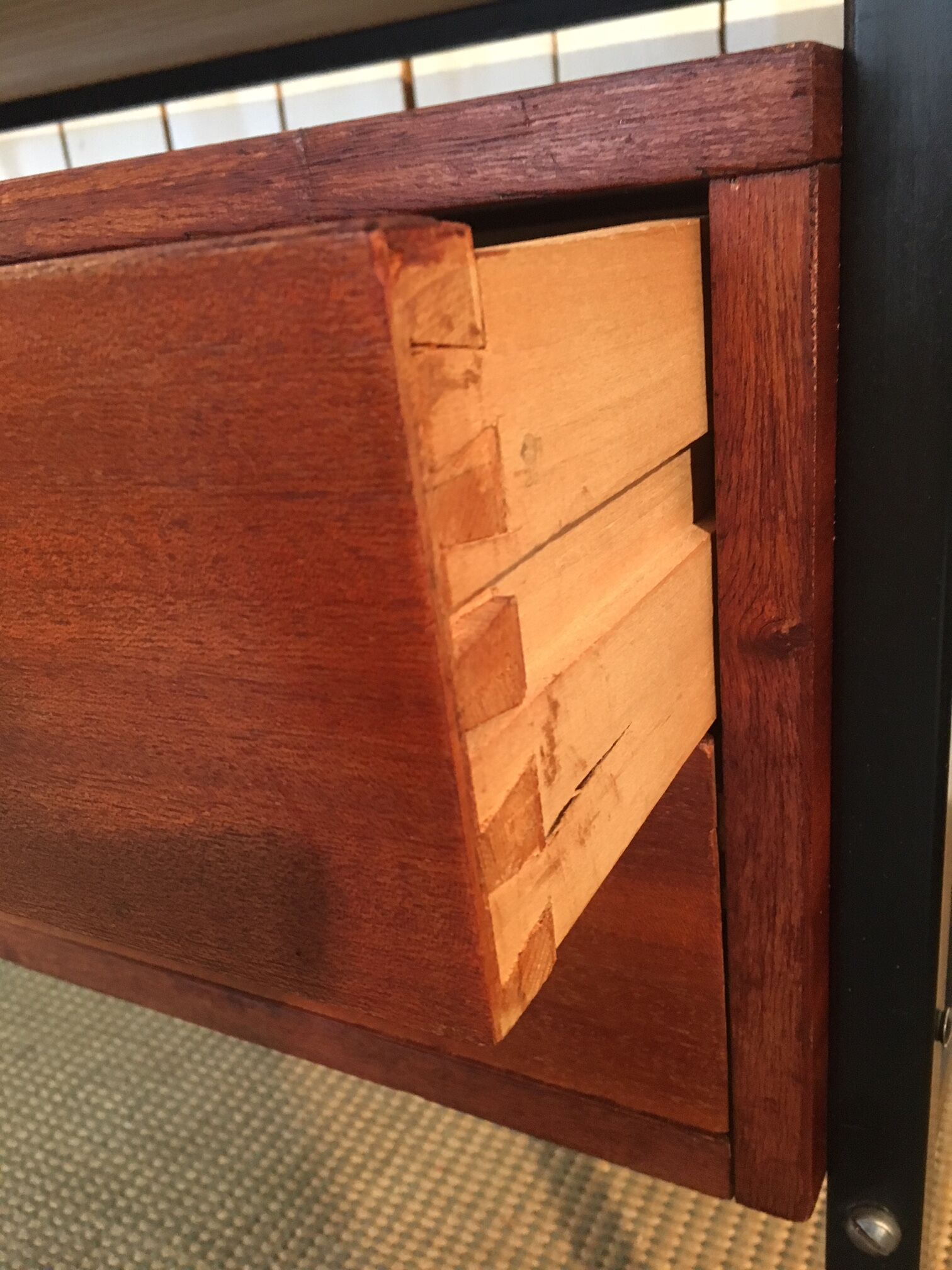 Bureau des années 50