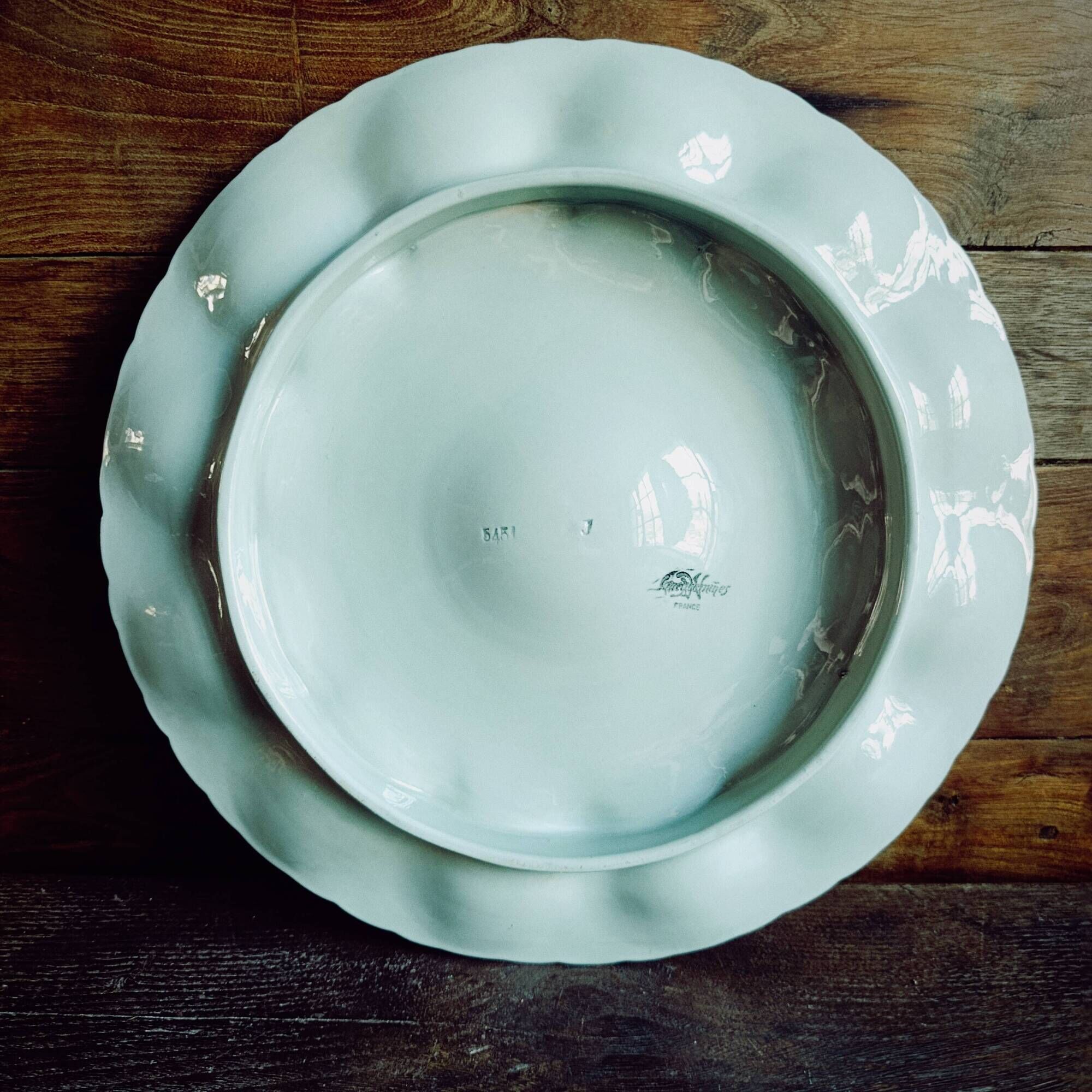 Art Decó French Sarreguemines oyster tray in Majolica, light blue