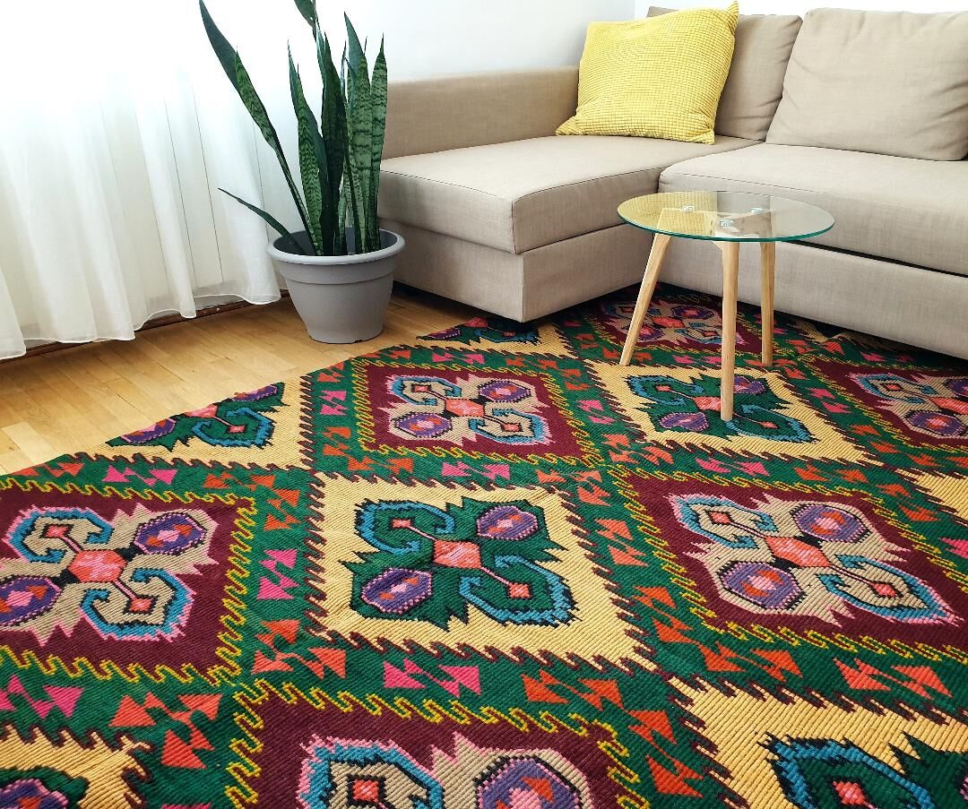Tapis roumain vintage 330X176 cm tissé à la main dans la laine jaune et vert design géométrique