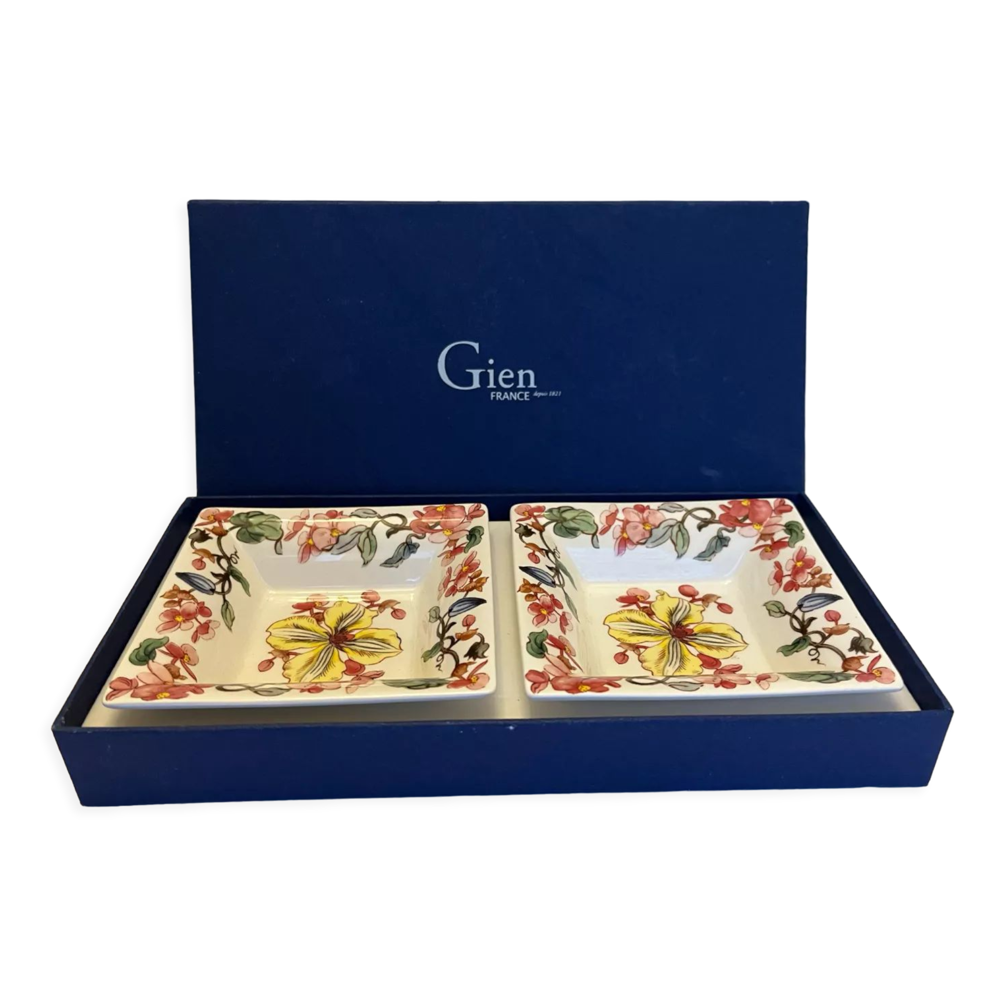 Pair of Gien ashtrays