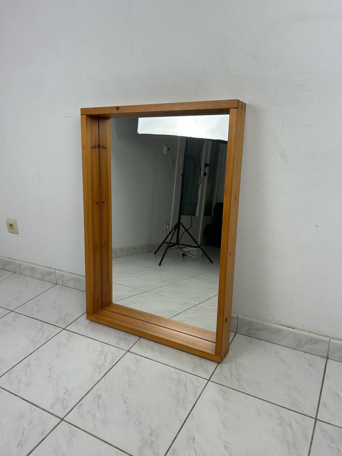 Miroir scandinave vintage en bois de pin