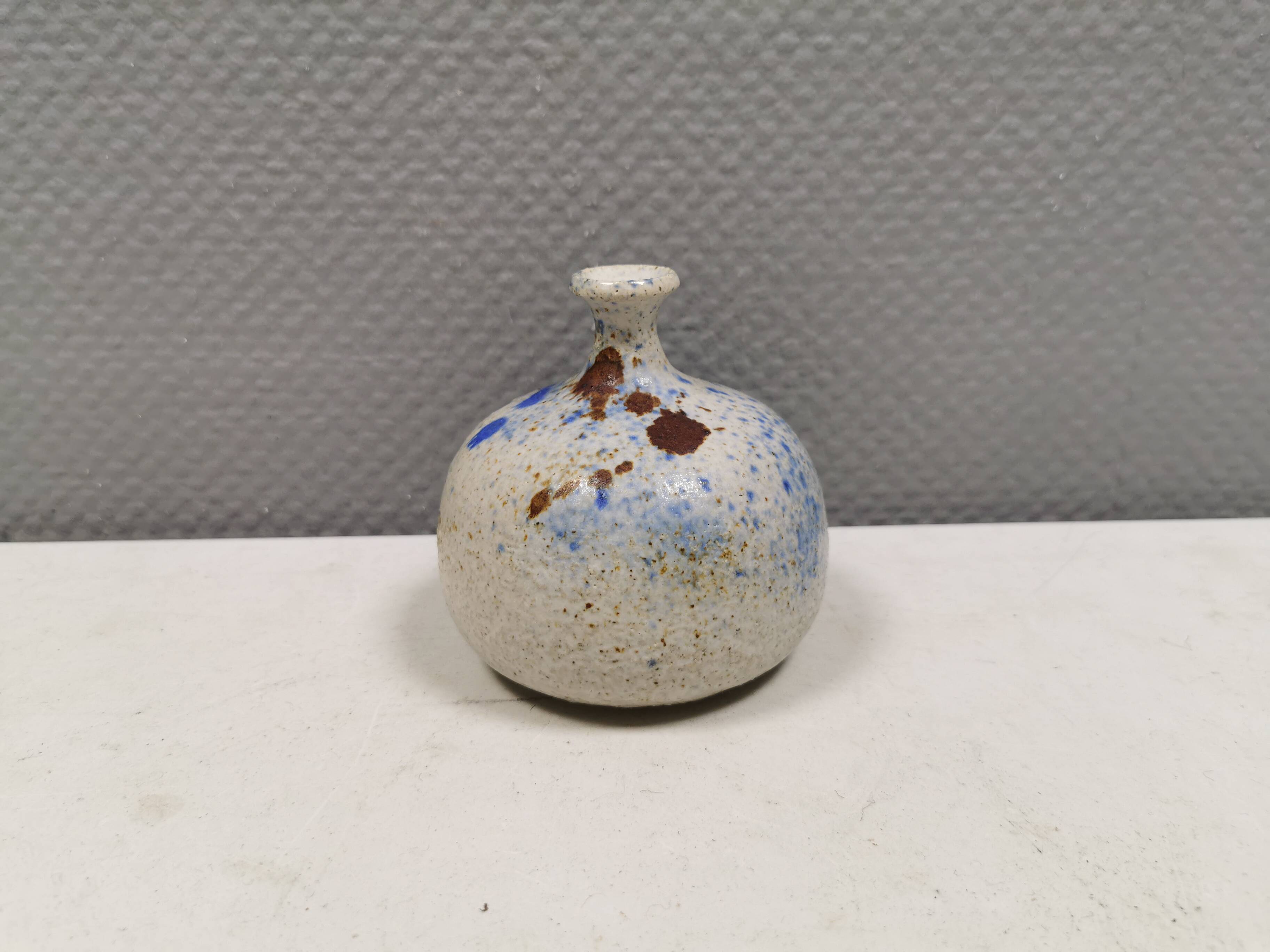 Magnifique vase issu de l'œuvre de Ryagården, 1977, Danemark.