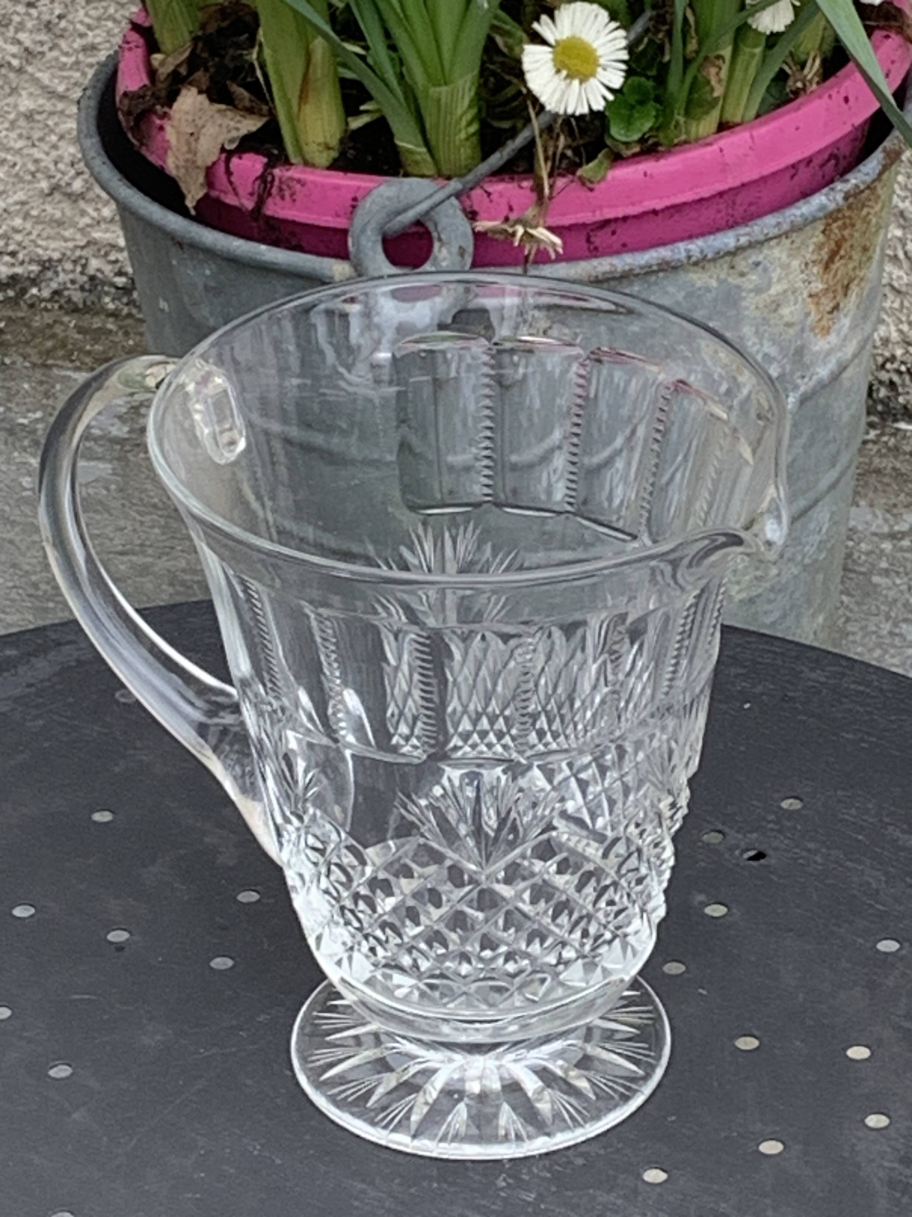 Carafe in transparent glass and crystal, chiseled, old pineapple pattern