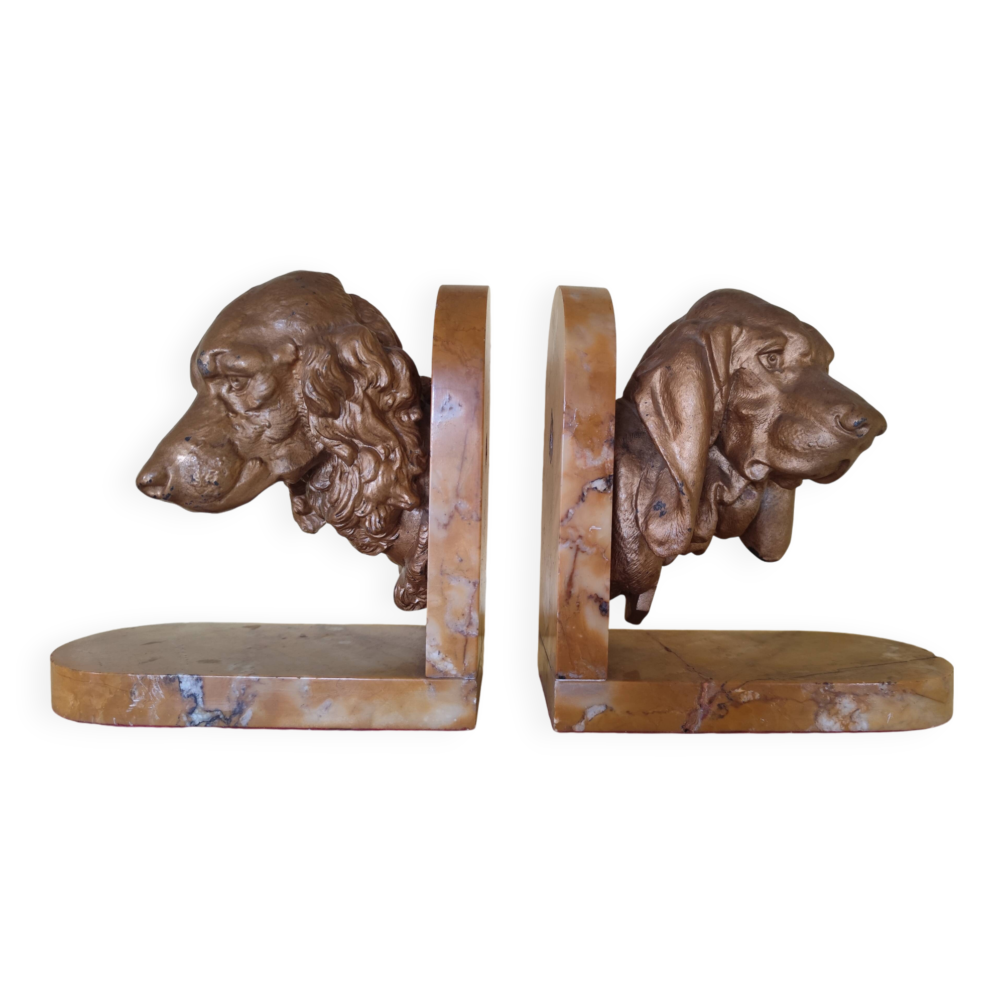 Pair of dog head bookends in spelter on marble slab, signed Lecourtier - sculptures