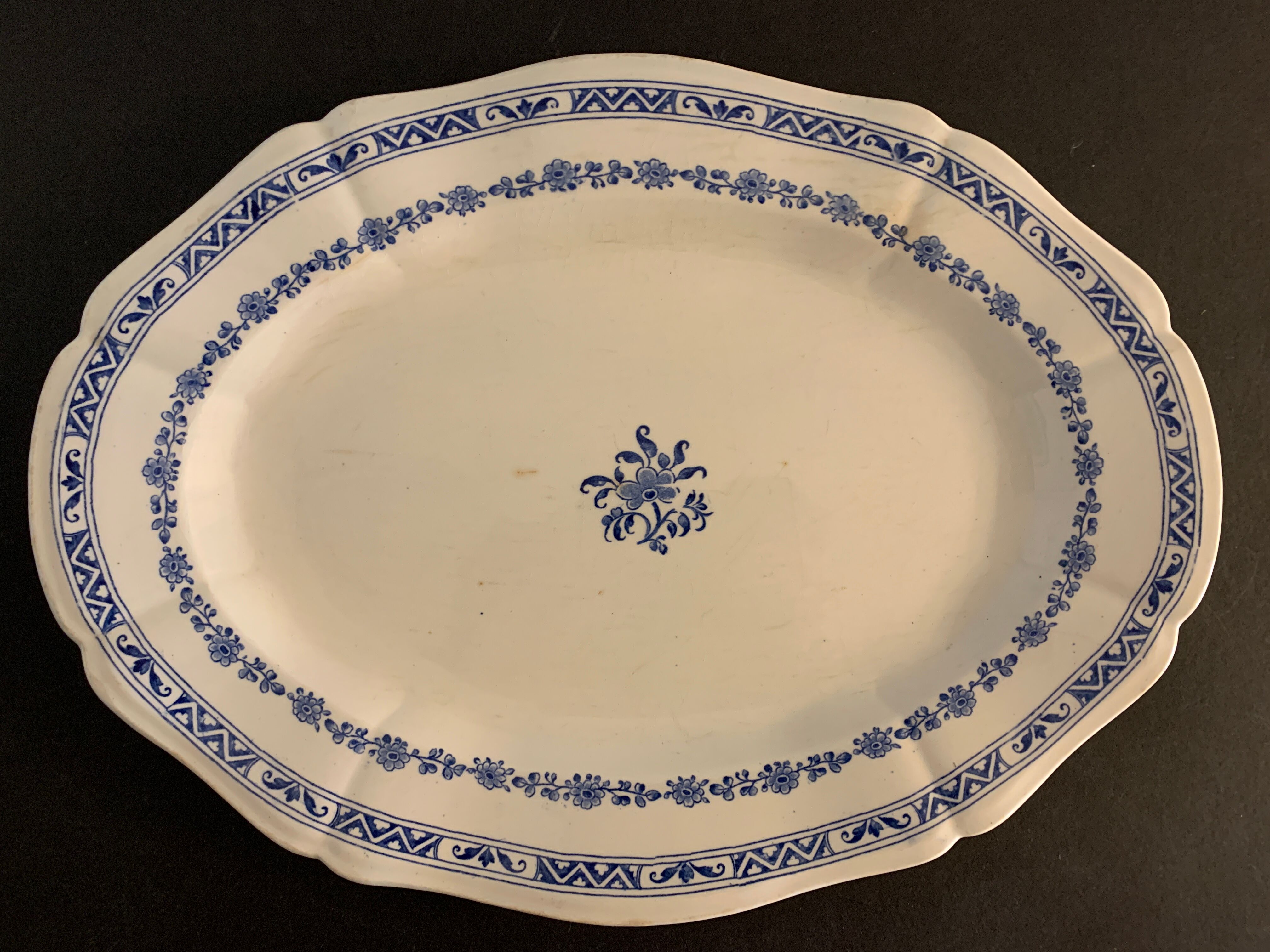2 oval dishes serving in Gien 1900