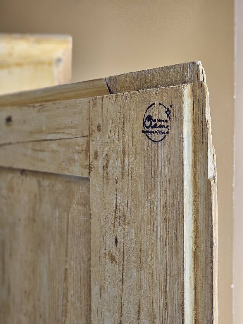 19th-century bonnetière wardrobe | Claudia