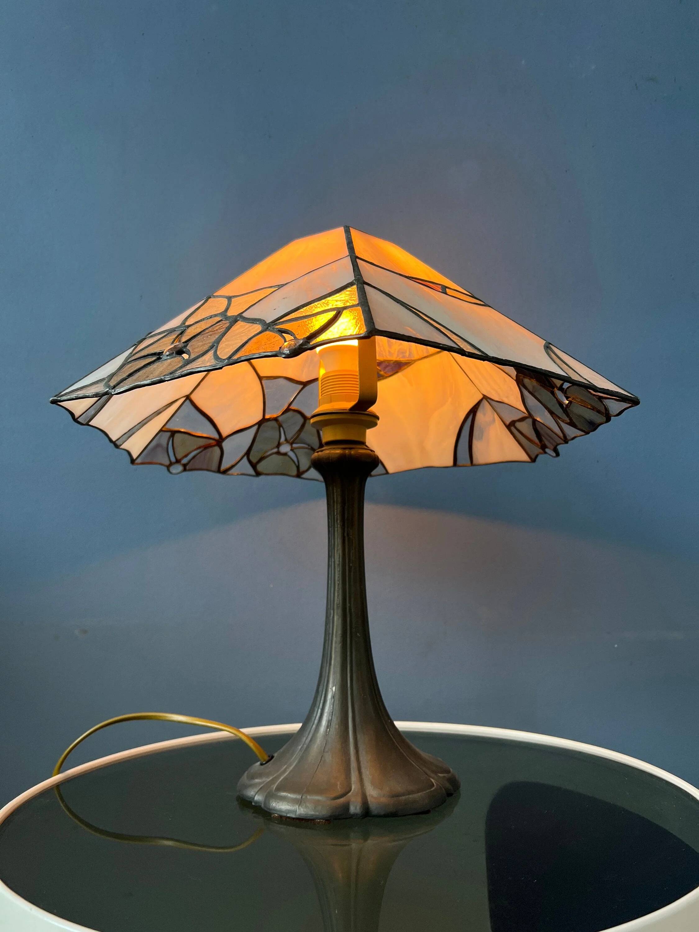 Art Deco stained glass table lamp