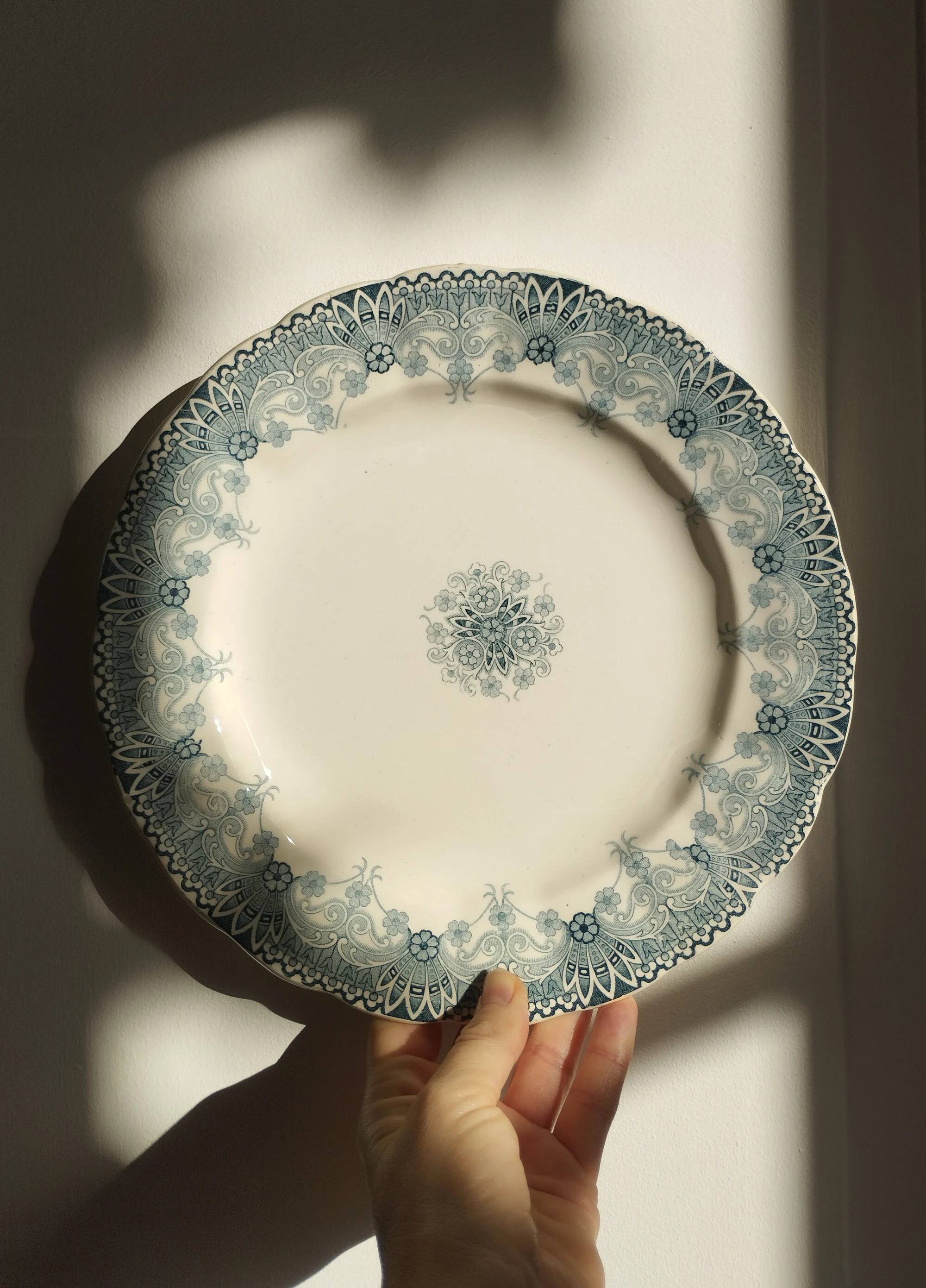 "Henriette" - 6 flat plates made of ironstone HB Choisy-le-Roi