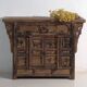 Buffet ancien en pin à panneaux sculptés – Chine, vers 1900