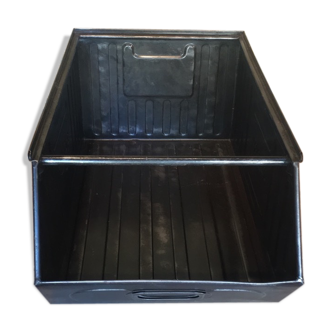 Industrial metal beak sandbox
