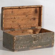Petit coffre ancien en bois massif (c.1920) #73