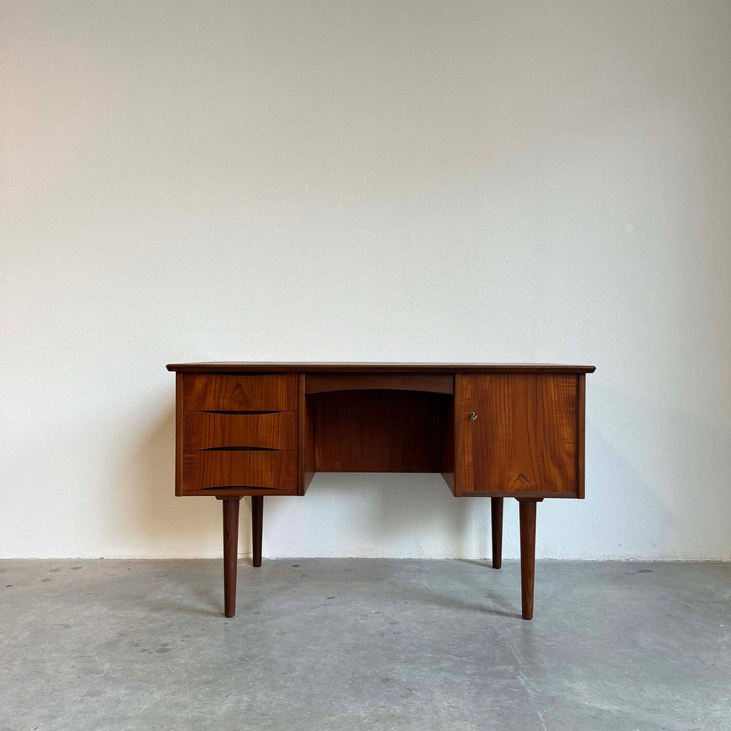 Vintage desk two-sided teak