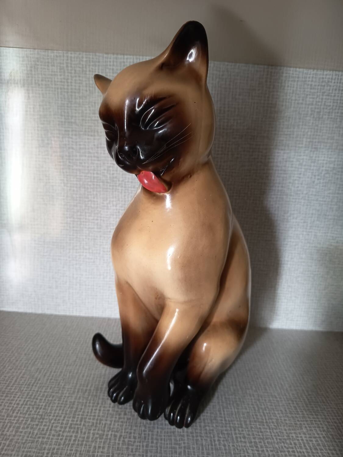 Ceramic cat statue